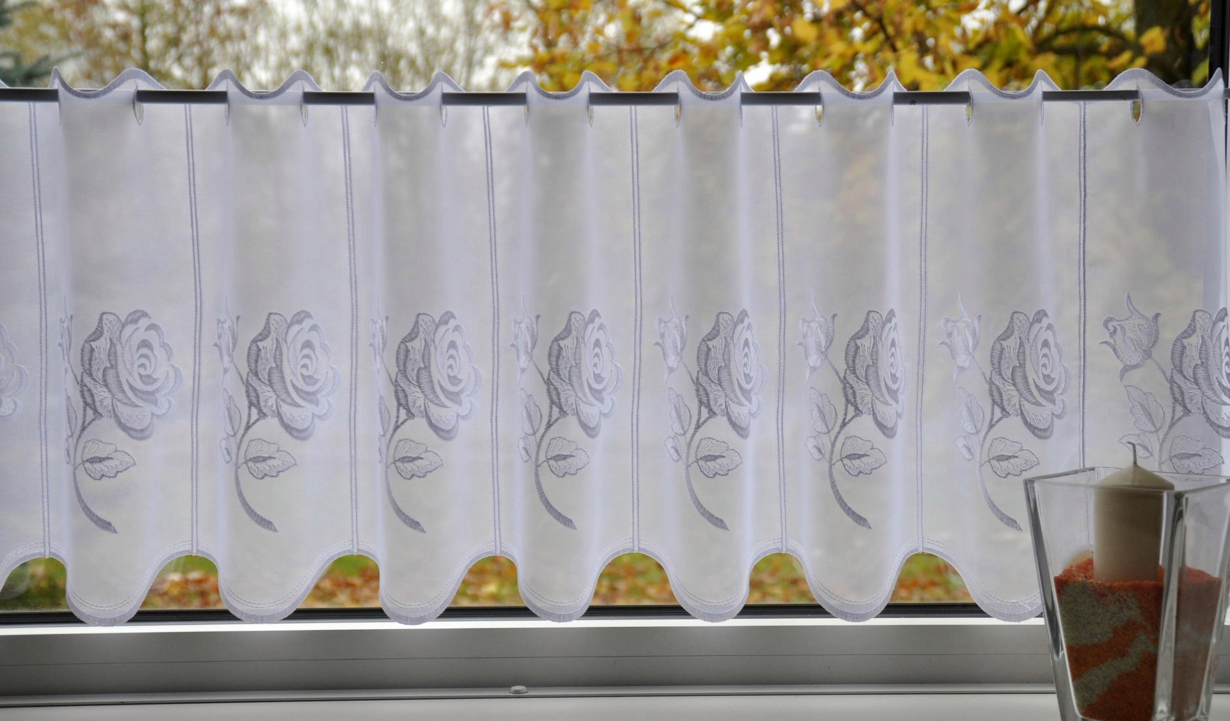 Stickereien Plauen Scheibengardine "Rosentraum" Stangendurchzug 1 Stk. tlg. günstig online kaufen