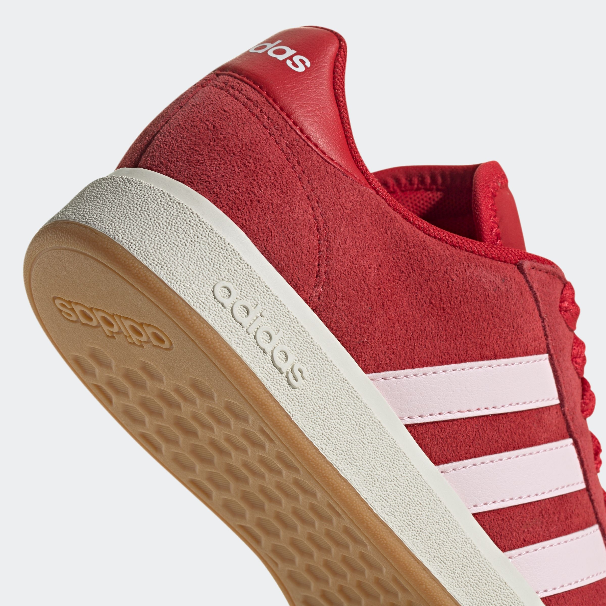 adidas Sportswear Sneaker »GRAND COURT BASE 00S«, Design auf den Spuren des adidas Campus 00