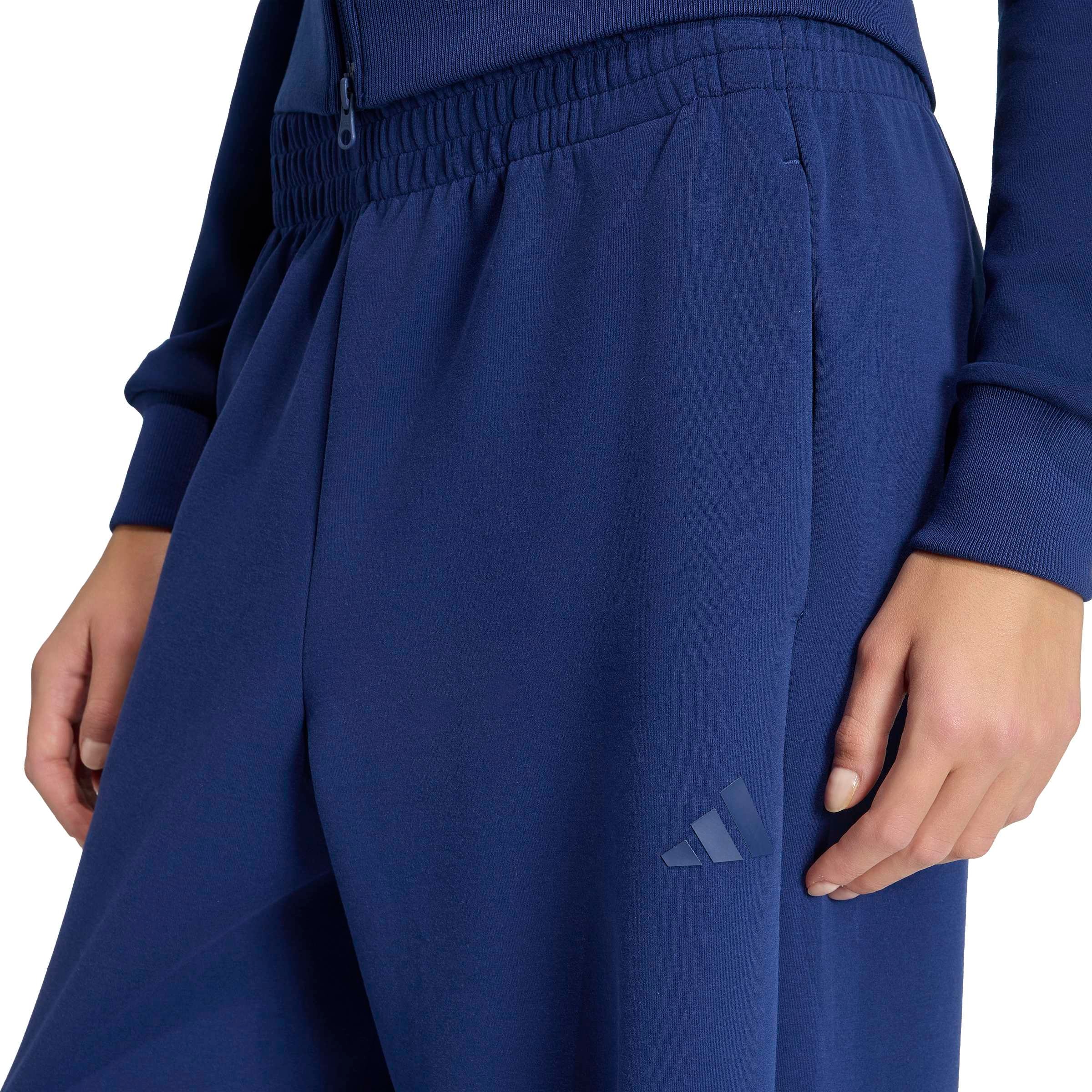 adidas Sportswear Sporthose »SOFT LUX, GERADES BEIN«  sportlicher Stil, für Sportmode