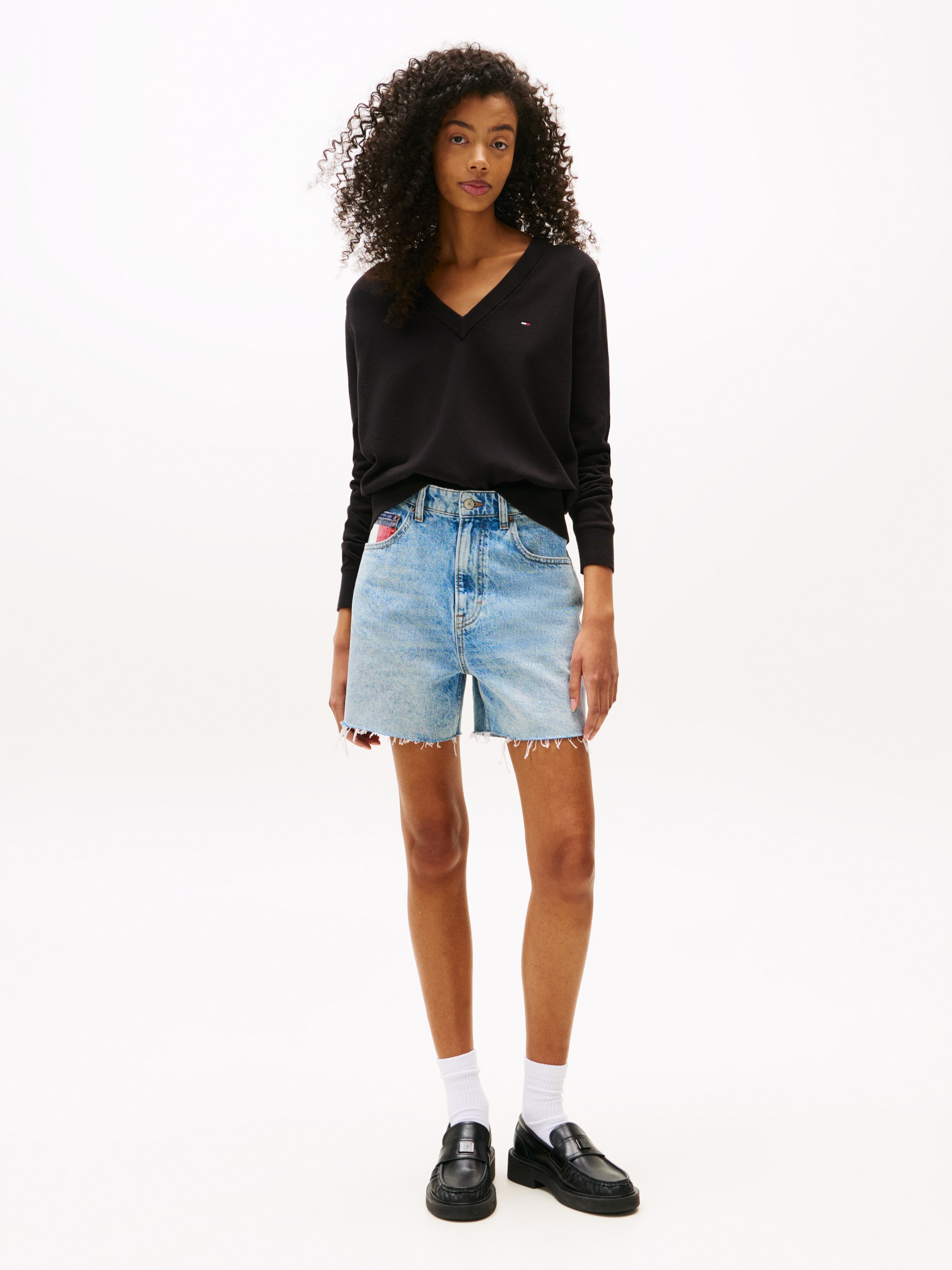Tommy Jeans V-Ausschnitt-Pullover »TJW ESSENTIAL VNECK SWEATER EXT«, mit Logostickerei