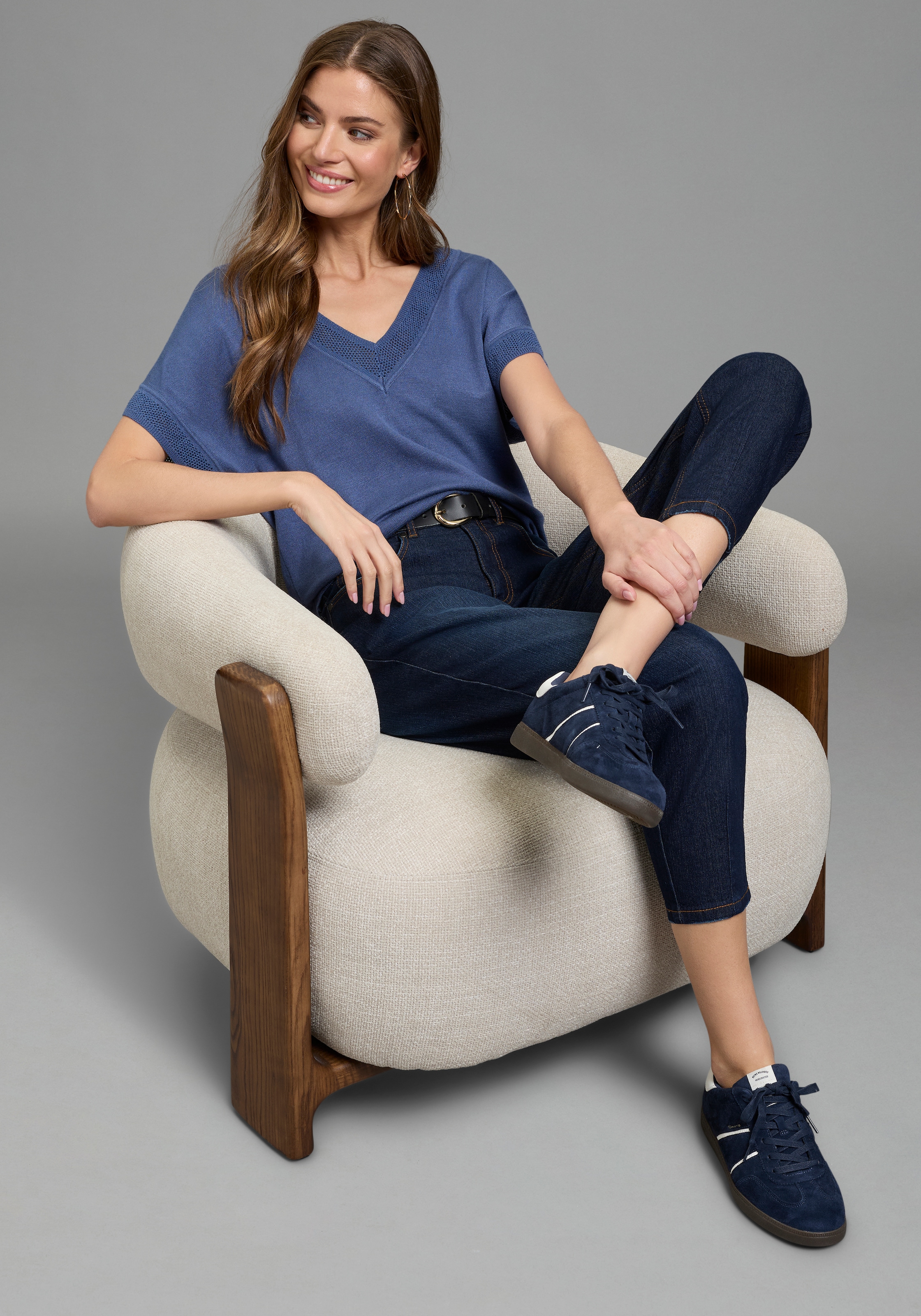 Laura Scott Kurzarmpullover »im sommerlichen Tshirt Schnitt« mit dezentem Ajourmuster als Ausschnitt-Detail