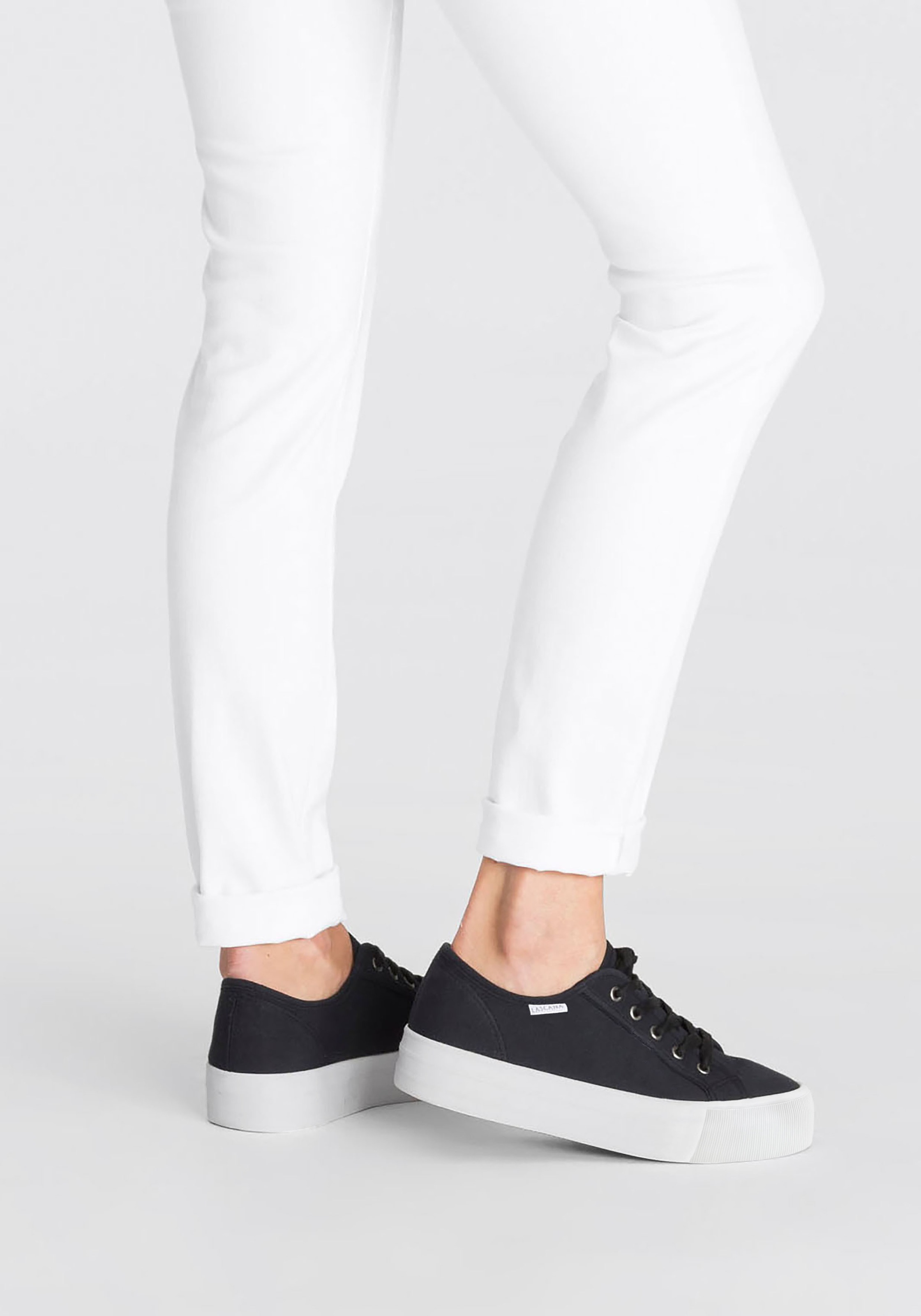 LASCANA Sneaker, Schnürhalbschuh, Freizeitschuh aus Textil mit Plateausohle günstig online kaufen
