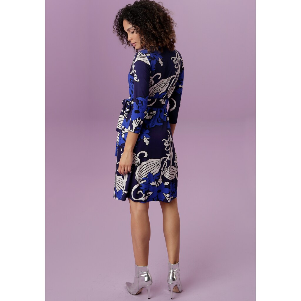 Damenmode Kleider Aniston SELECTED Jerseykleid, mit großflächigem Blumen- und Blätterdruck - NEUE KOLLEKTION lilablau-royalblau-