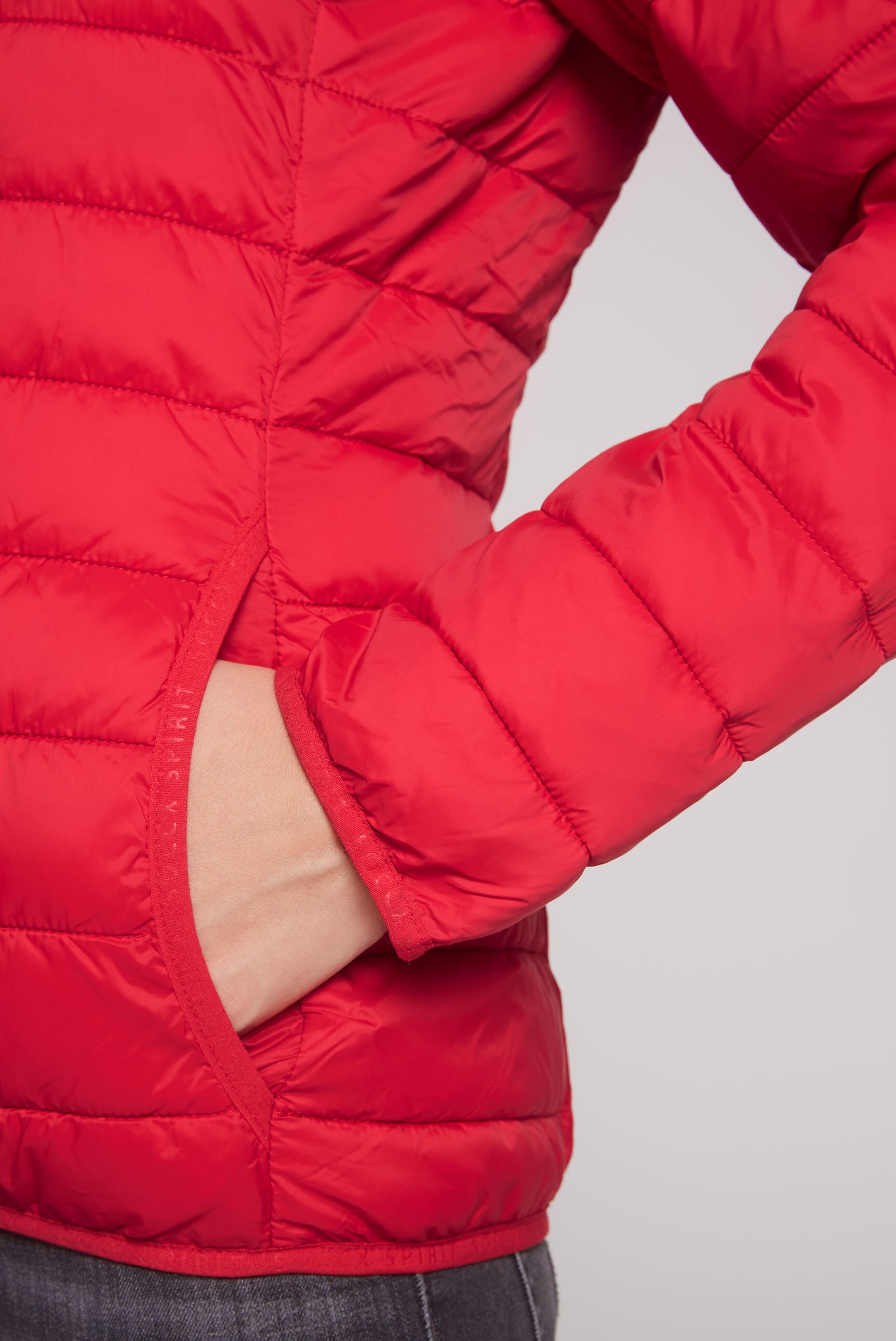 SOCCX Outdoorjacke, mit Kapuze, mit elastischem Saumabschluss