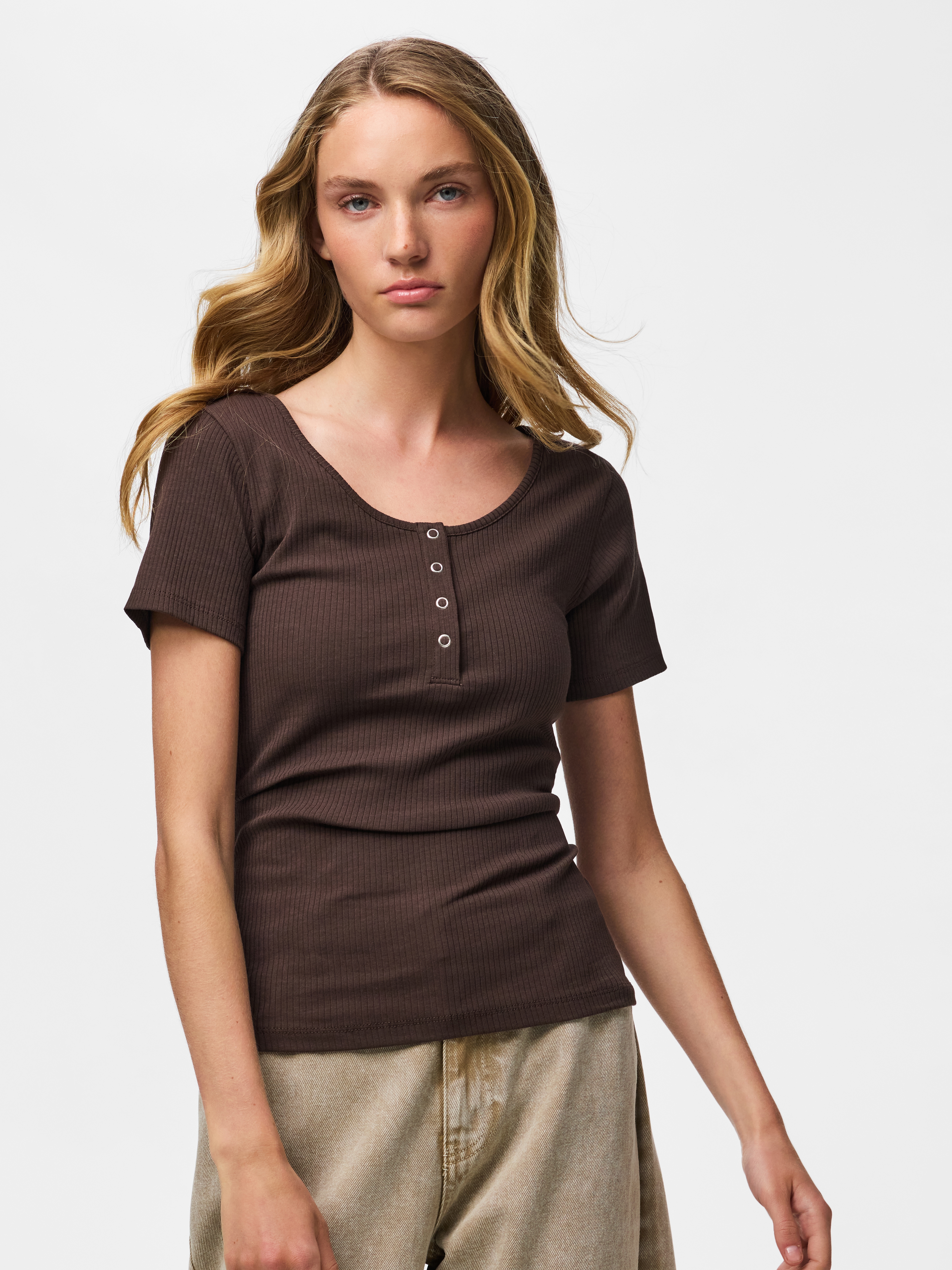 pieces Kurzarmshirt "PCKITTE SS TOP NOOS BC" Baumwollmischung, slim fit