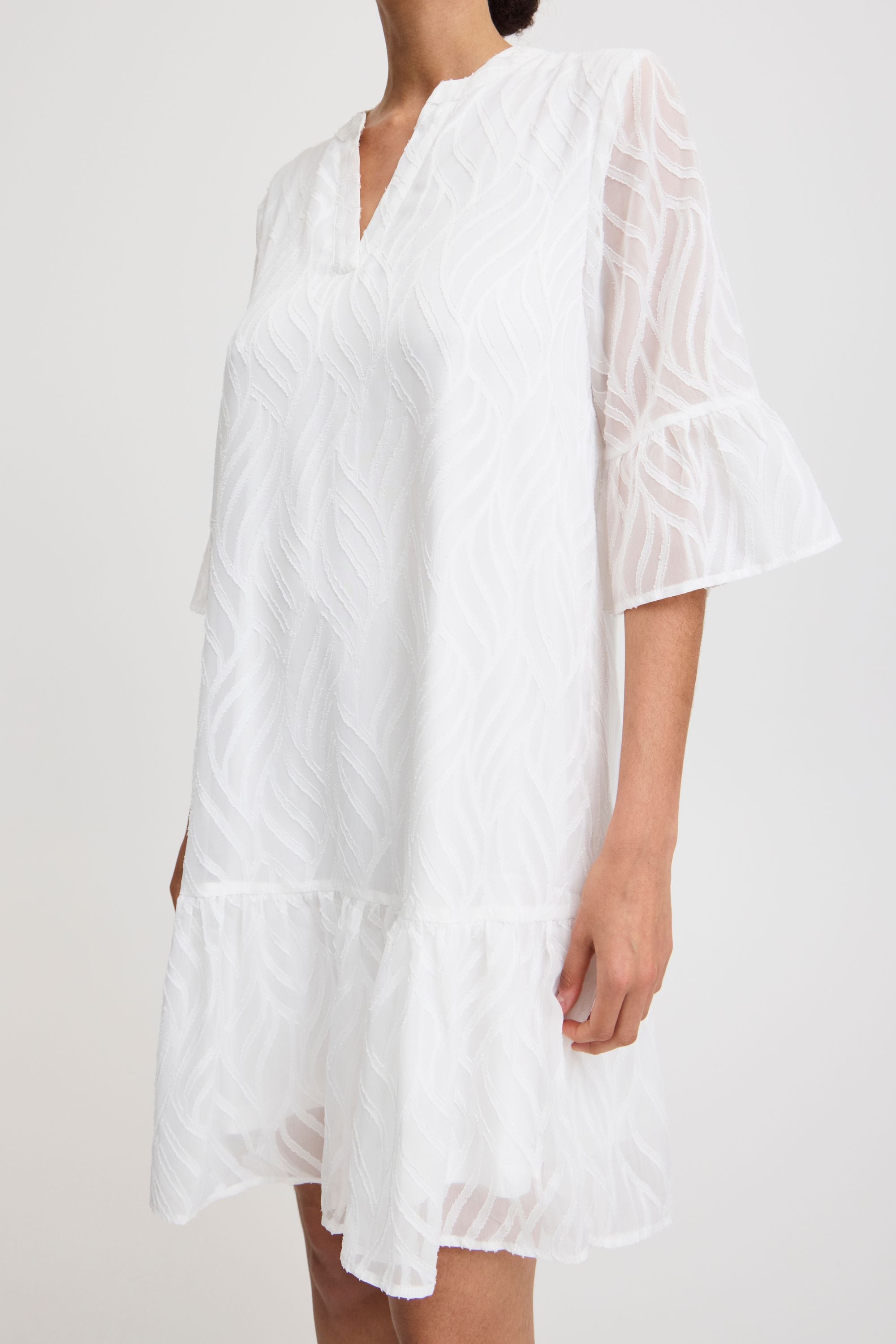b.young A-Linien-Kleid »A-Linien-Kleid BYFRIKKE VNECK DRESS -«