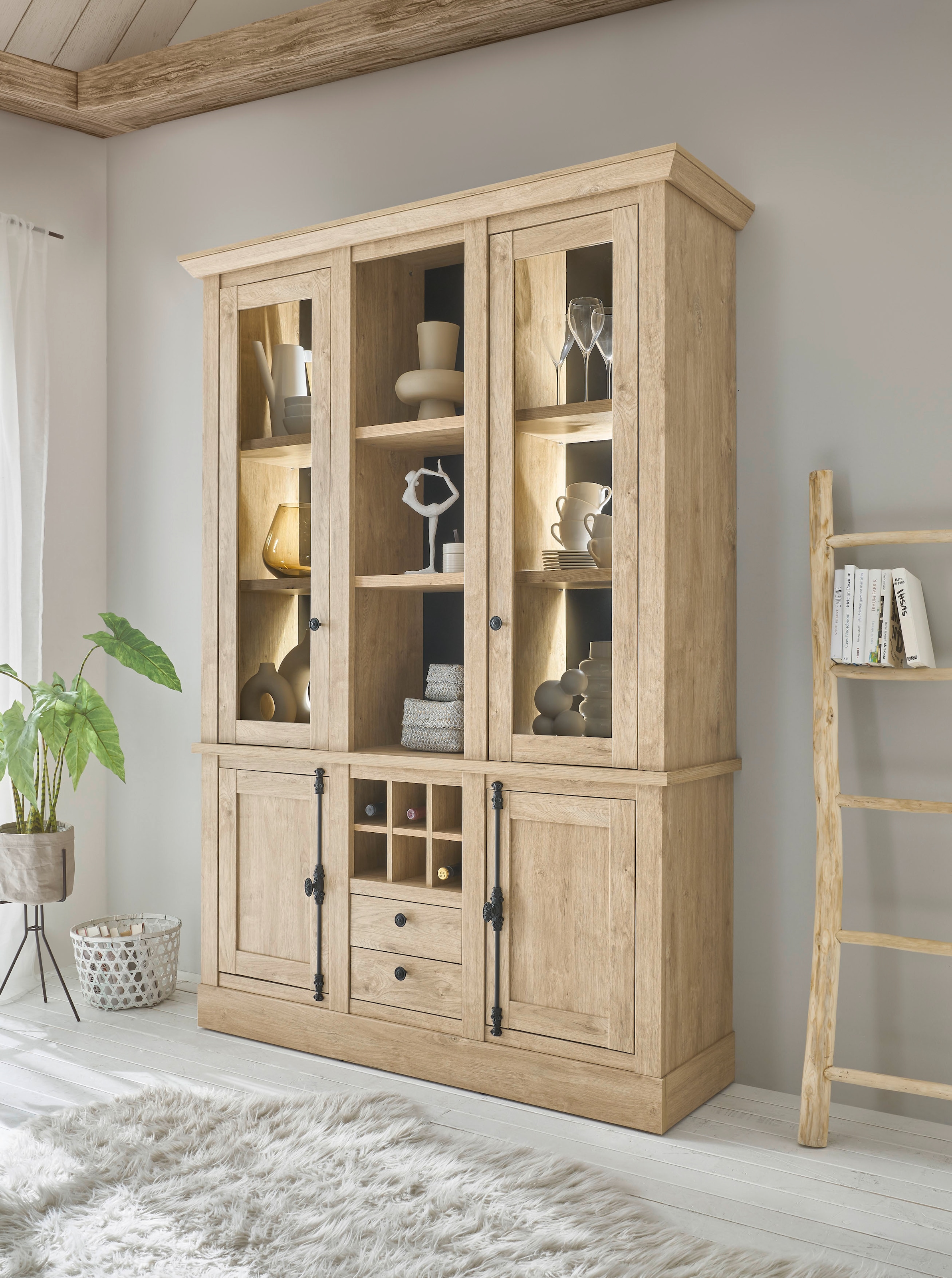 Home affaire Vitrine »Cornwall, Hochschrank im Landhausstil, Glasvitrine, Eiche Dekor«, (1 St.), Metallgriffe, 147 cm breit, viel Stauraum, in zwei Größen verfügbar