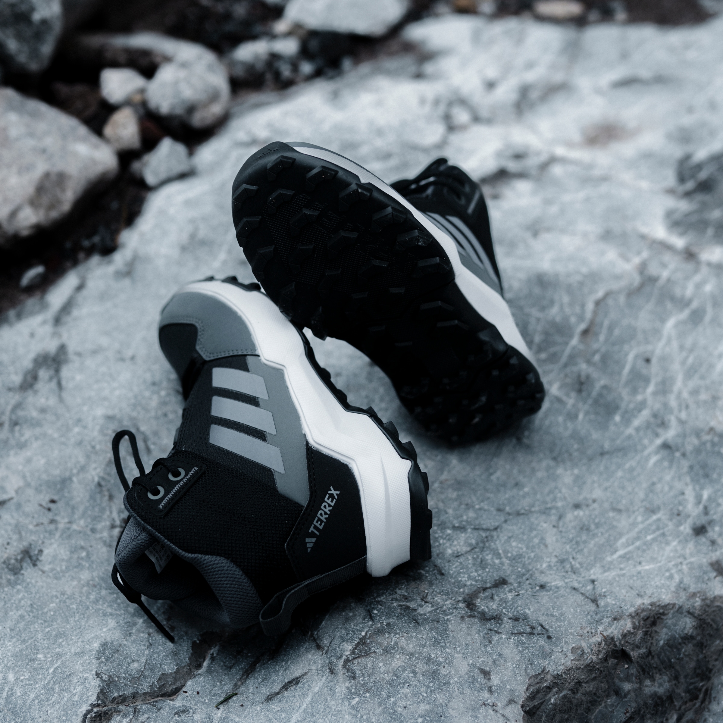 adidas TERREX Wanderschuh »TERREX AX4R MID«