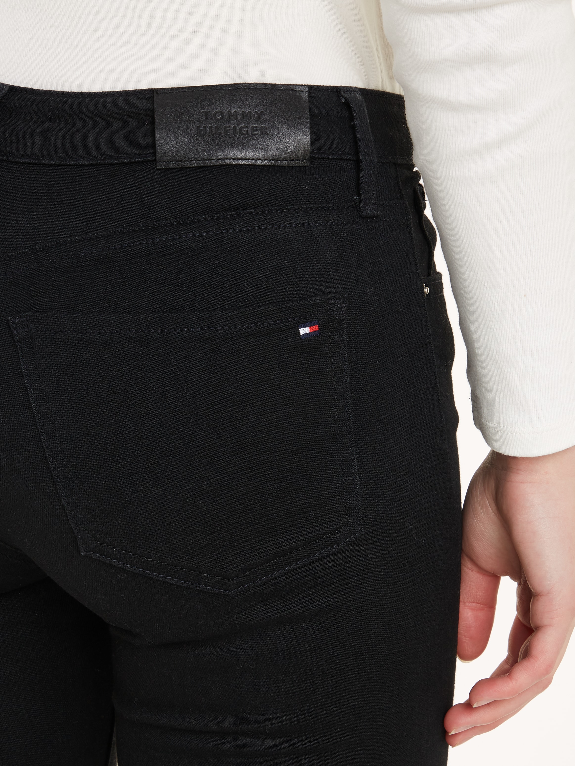 Tommy Hilfiger Skinny-fit-Jeans »COMO SKINNY RW BLACK«, mit Tommy Hilfiger Logo-Badge