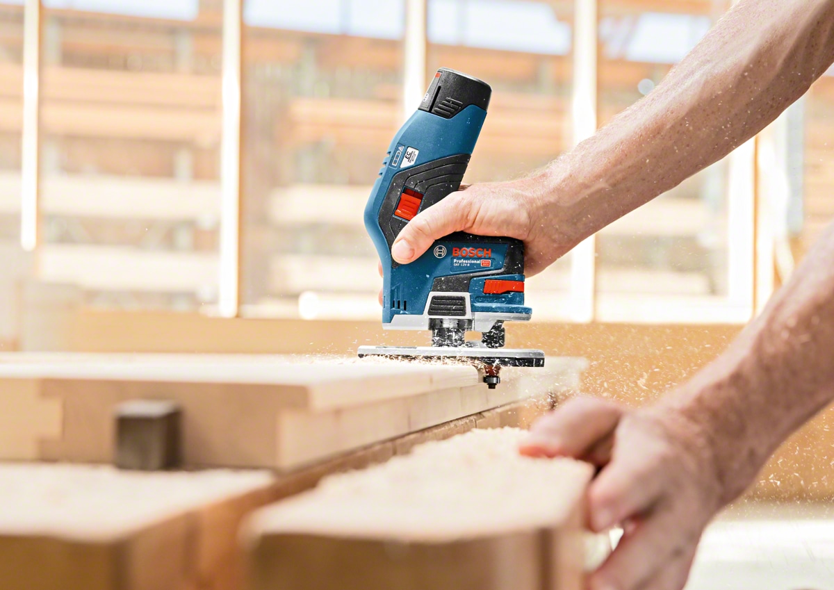 Bosch Professional Akku-Fräse »»GKF 12V-8««, Inkl. 2x Akku 3,0Ah und Schnellladegerät GAL 12V-40, in L-BOXX