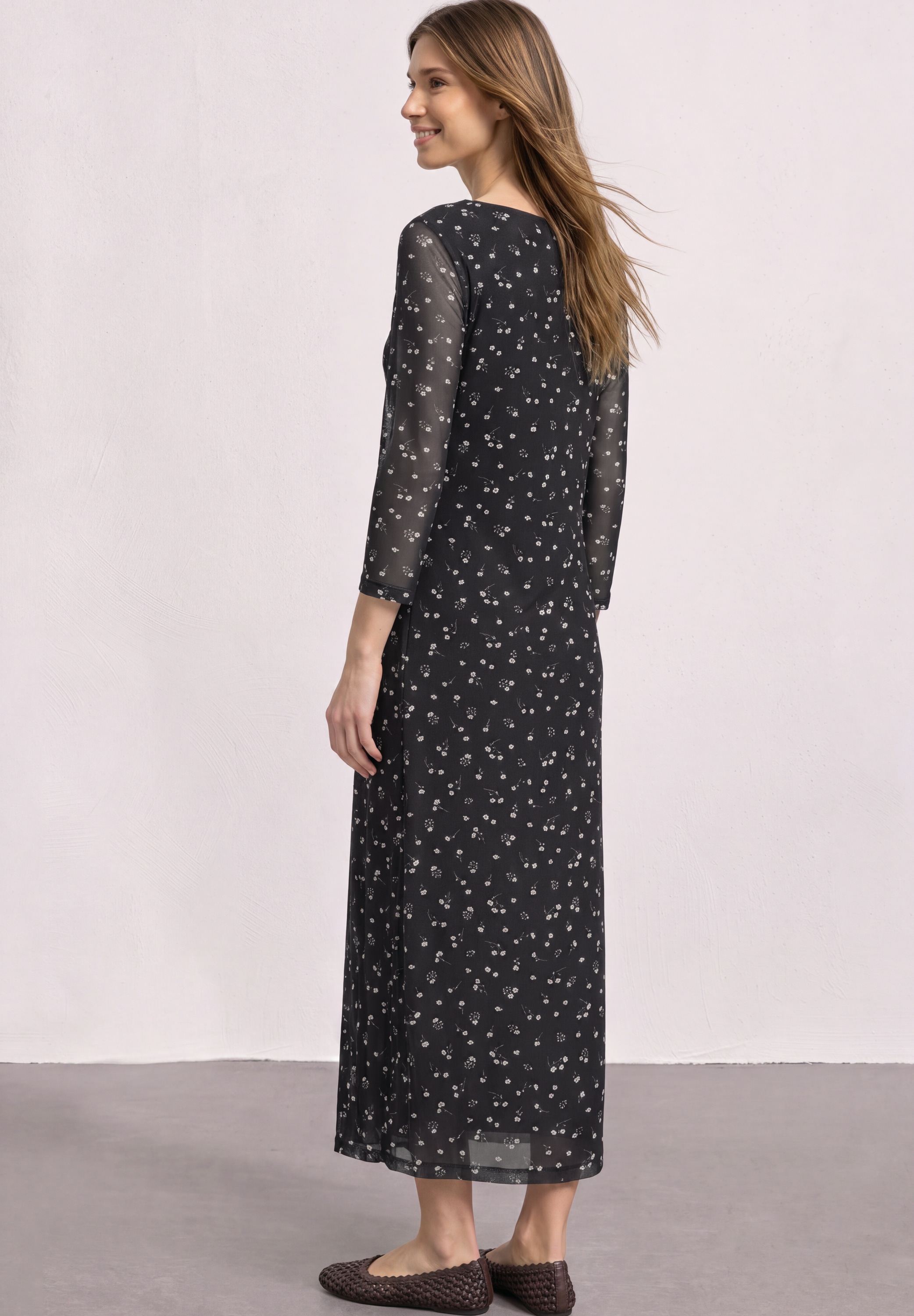 STREET ONE Midikleid Ohne Taschen mit femininer Silhouette