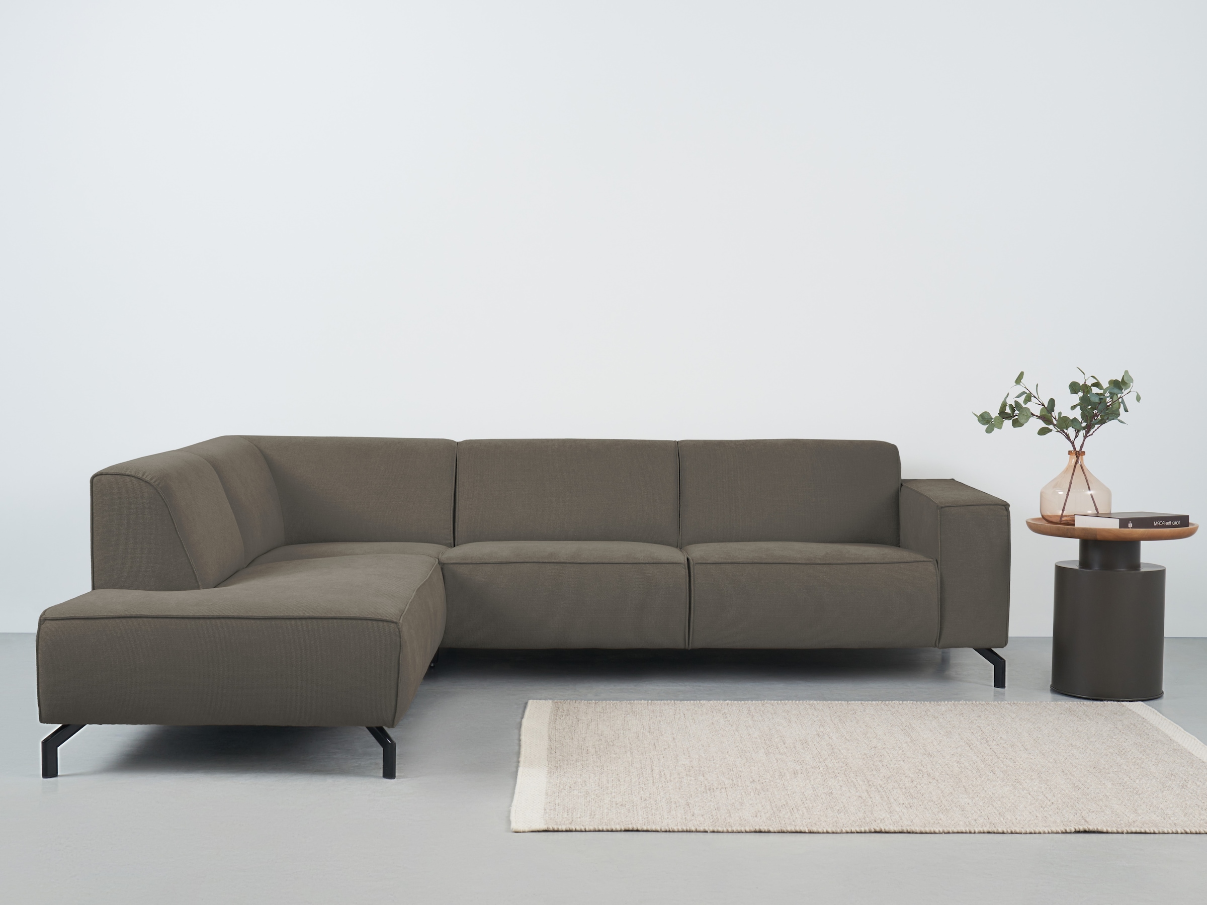 Places of Style Ecksofa Lorcan, in Lederoptik oder Strukturstoff lieferbar