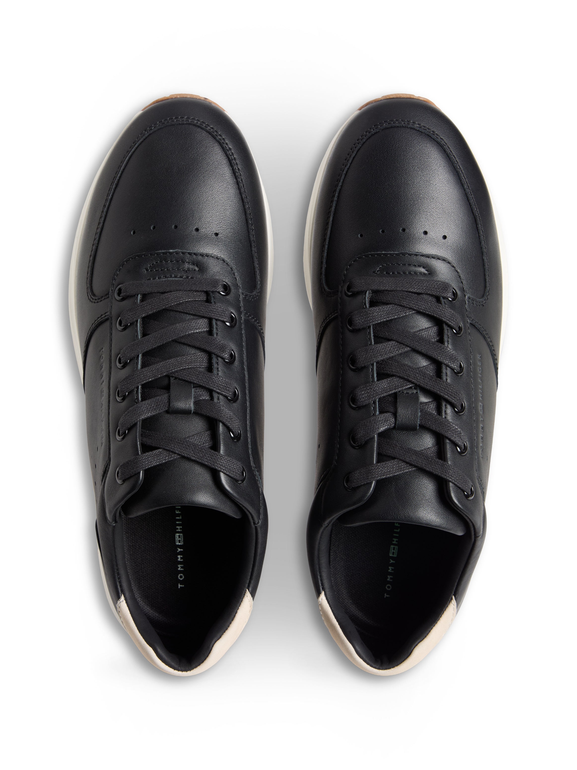 Tommy Hilfiger Sneaker »NEWPORT LTH«  Sneaker, Freizeitschuh, Halbschuh mit seitlicher Logoprägung