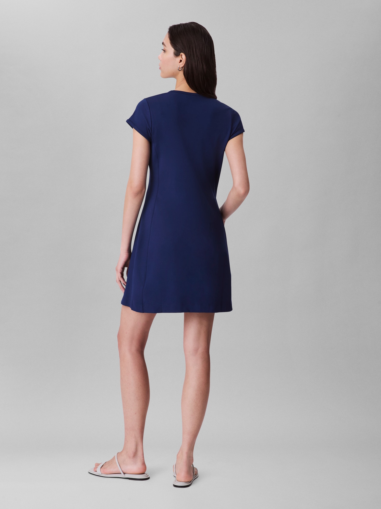 Calvin Klein Jeans Jerseykleid »PUNTO MILANO SS SCOOP NK DRESS«, Mit Rundhalsausschnitt