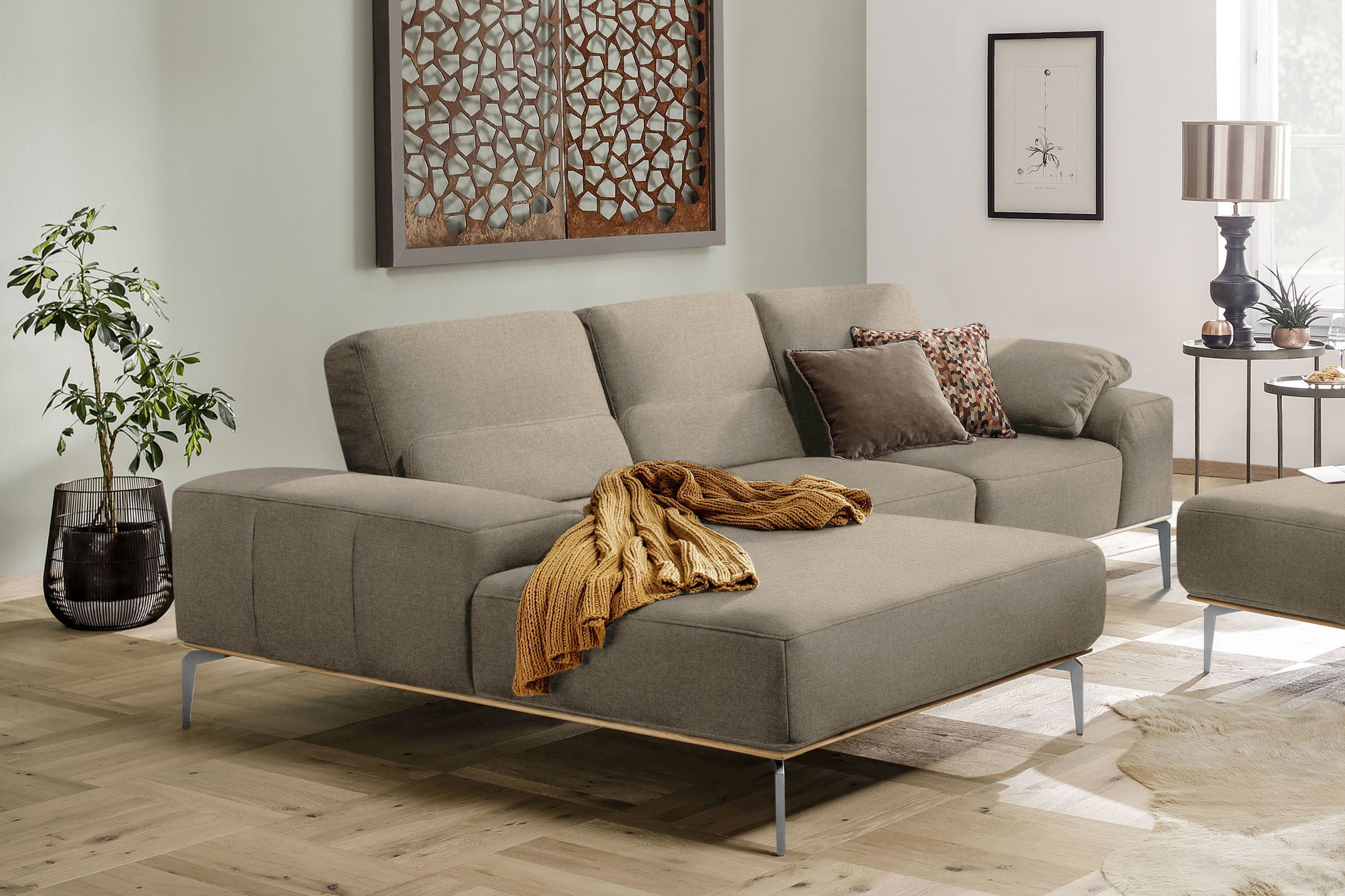 W.SCHILLIG Ecksofa "run, Designsofa mit tollem Sitzkomfort, L-Form" mit elegantem Holzsockel, Füße in Chrom glänzend, Breite 279 cm