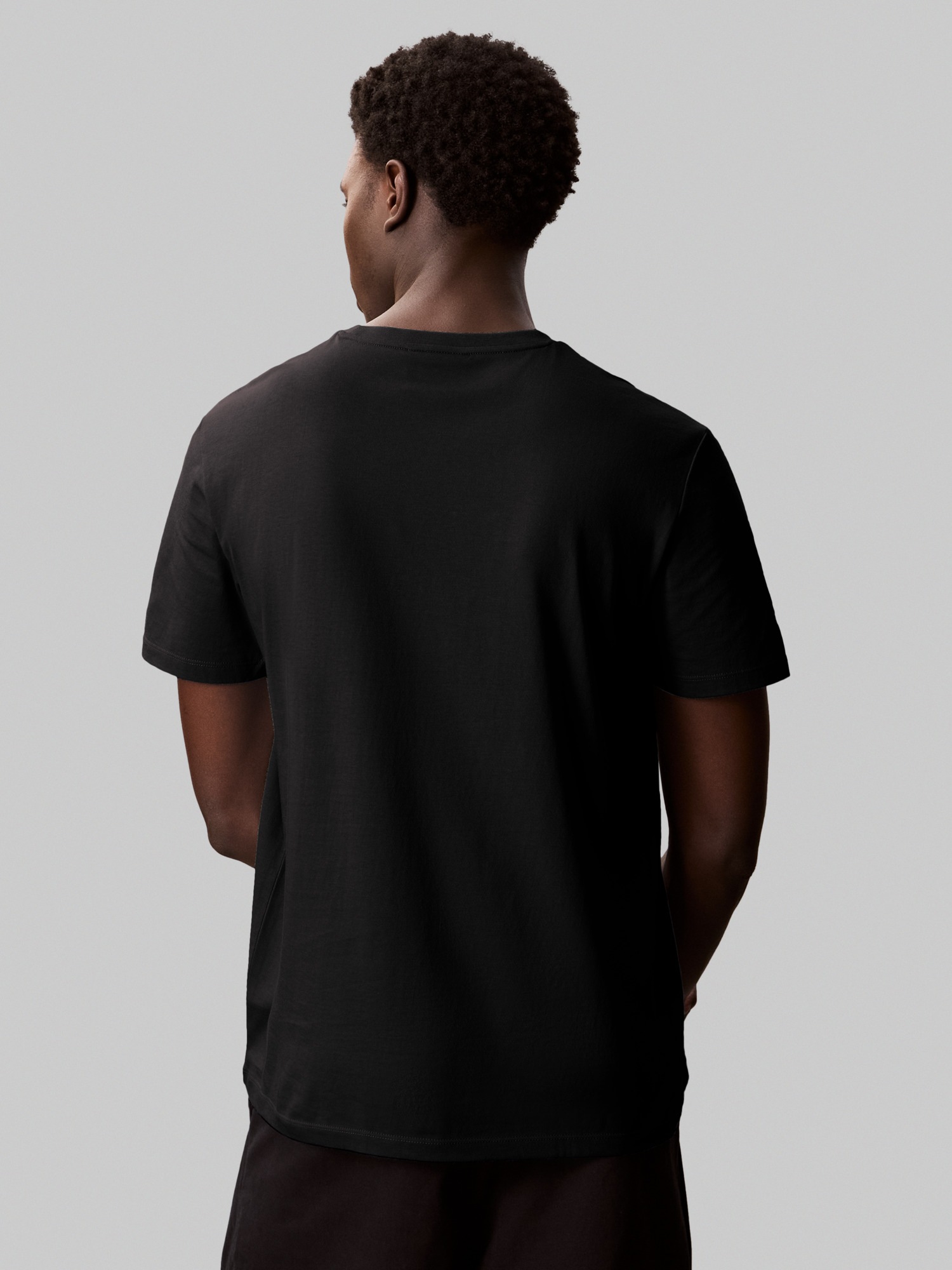 Calvin Klein Jeans T-Shirt »SS BADGE TEE 2 PACK«, (Packung, 2er-Pack), Mit Rundhalsausschnitt
