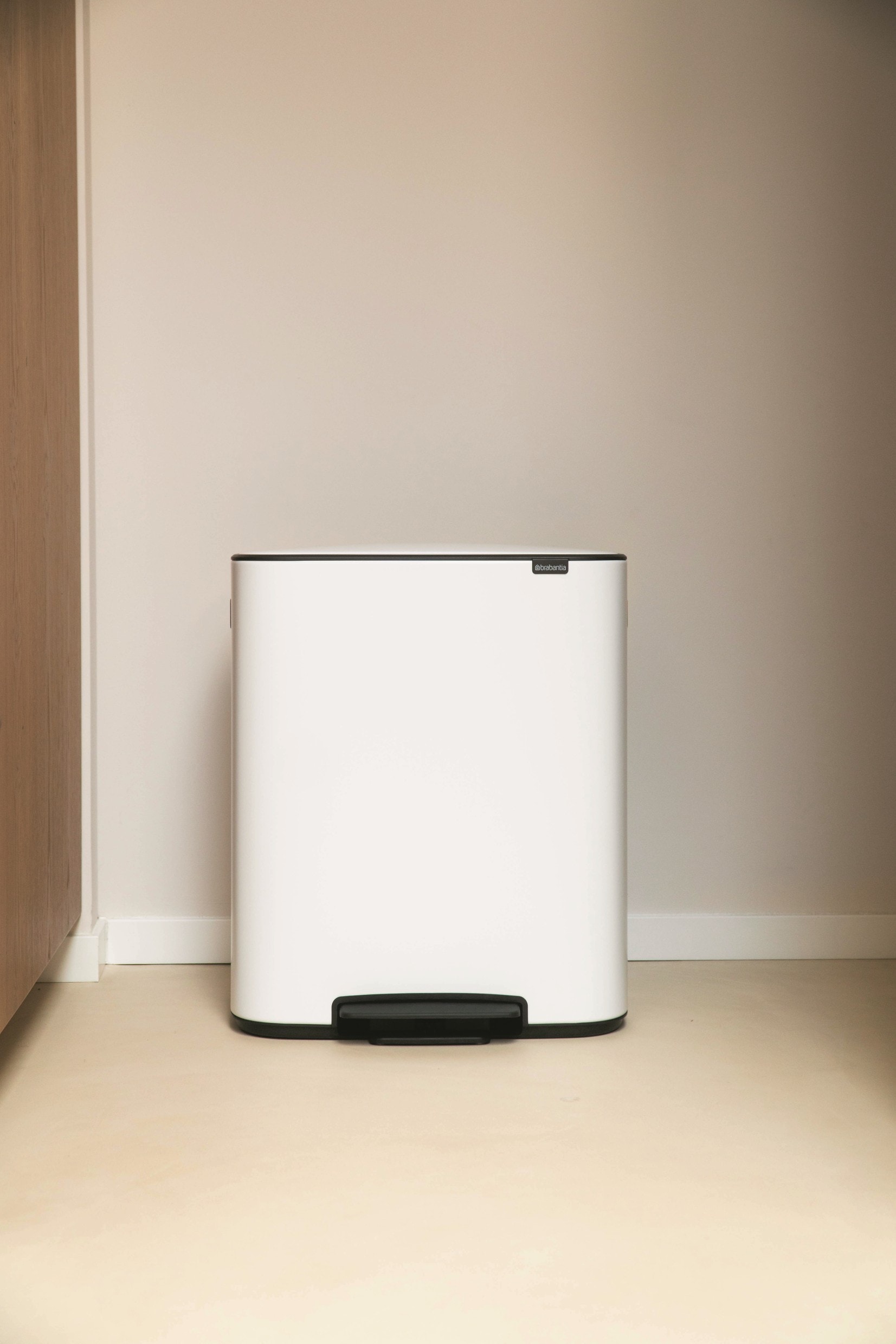 Brabantia Mülleimer »Bo Treteimer, 60L«, sanft schließender Deckel, mit leichter Pedalbedienung
