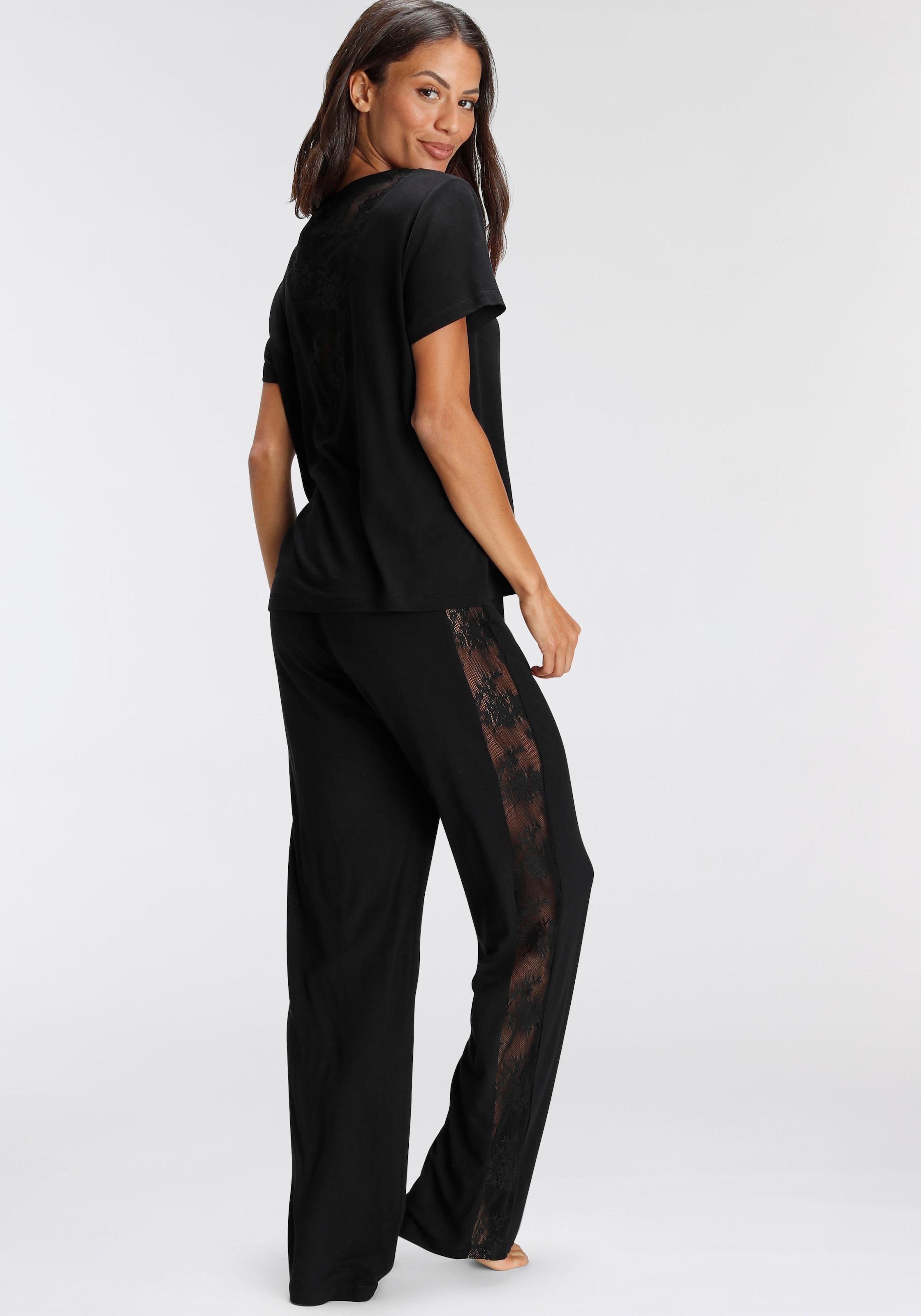 Bruno Banani Pyjama, (2 tlg., 1 Stück), mit schönen Spitzendetails online  kaufen | BAUR