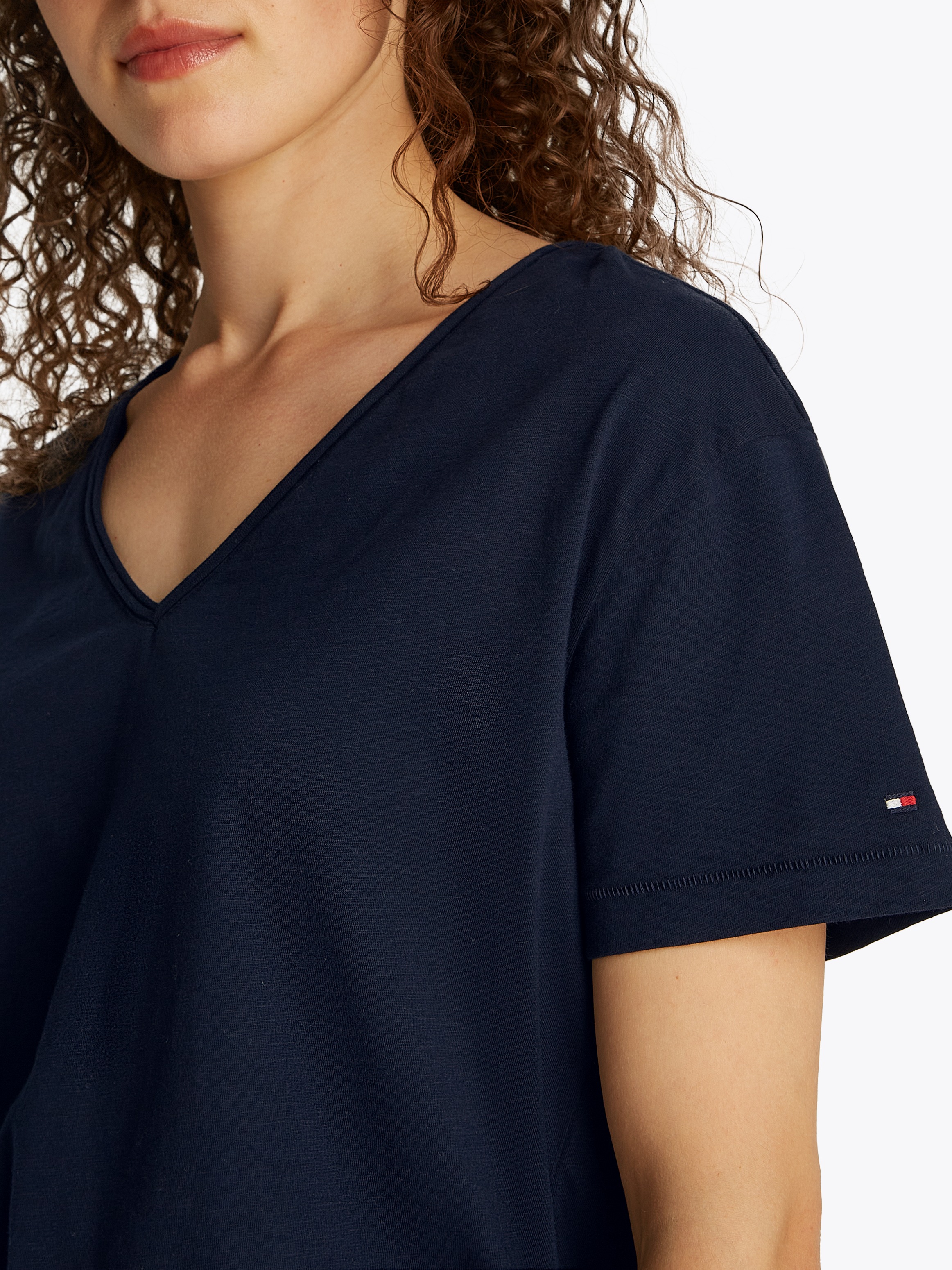 Tommy Hilfiger T-Shirt "SLUB CROP V-NK SS", mit offener Kante, mit Logostic günstig online kaufen