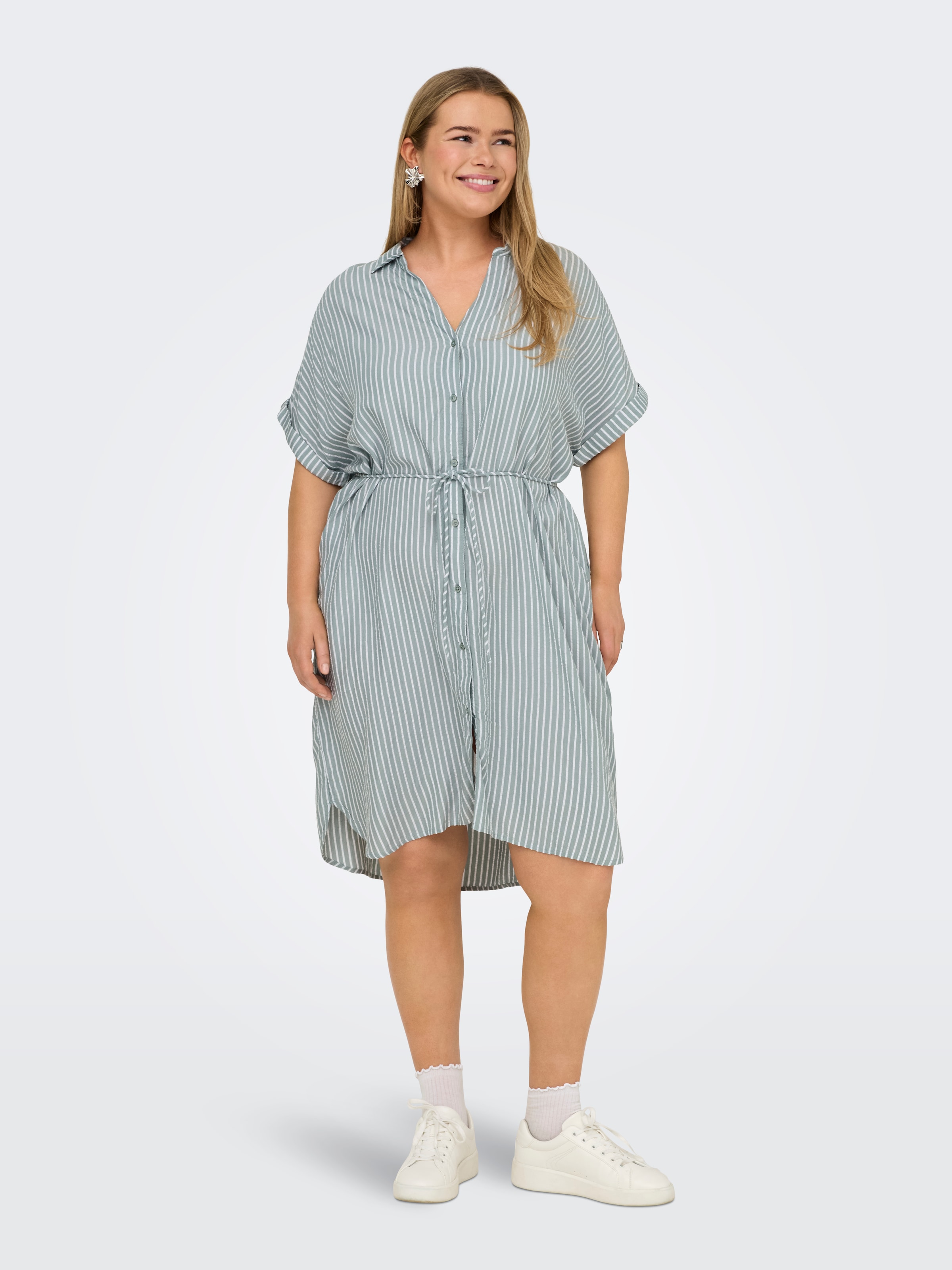 ONLY CARMAKOMA Sommerkleid »CARPENNA S/S LOOSE KNEE DRESS AOP«