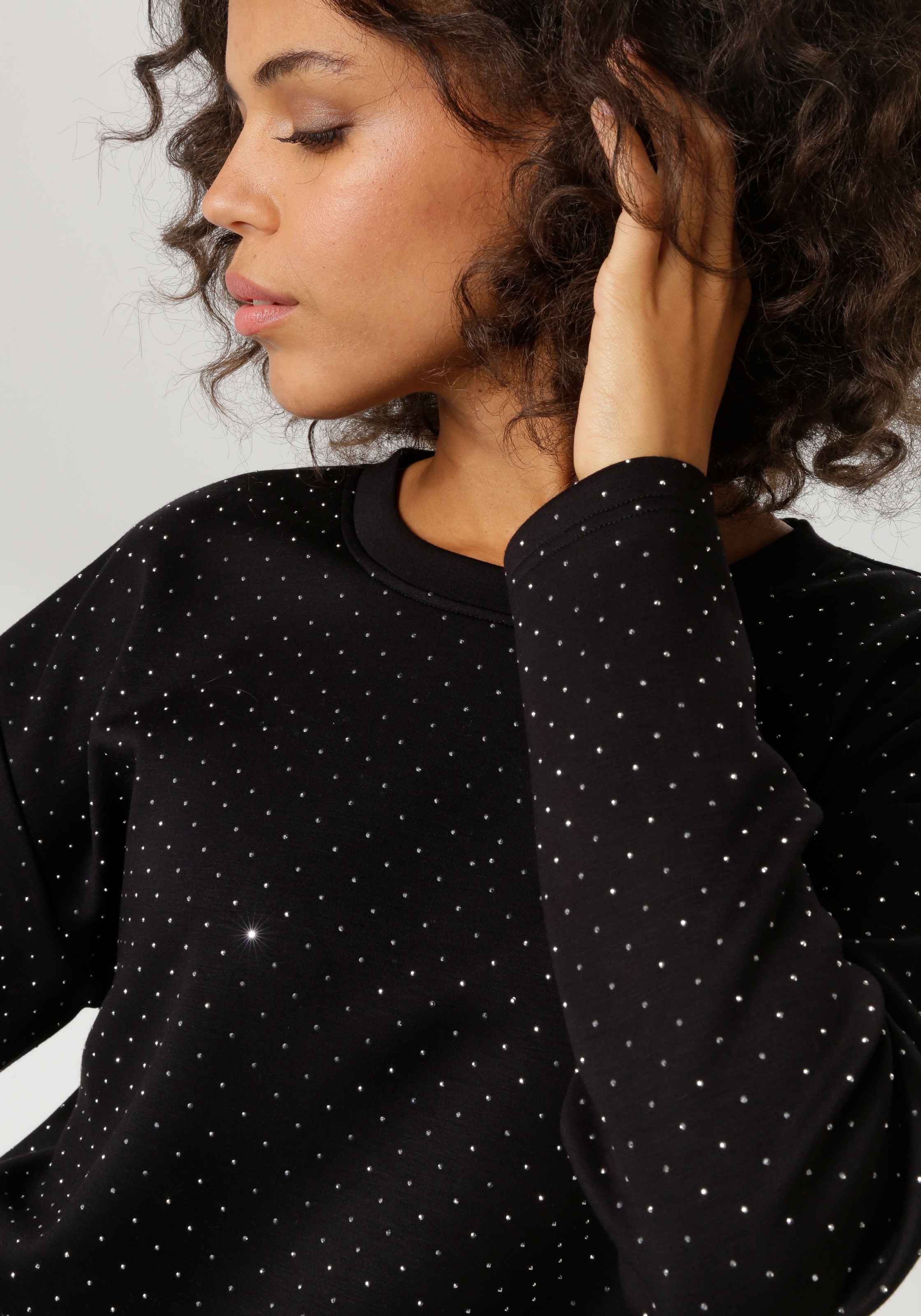 Thumbnail - Aniston CASUAL Sweatshirt, allover mit kleinen Glitzersteinchen Verziert - NEUE KOLLEKTION