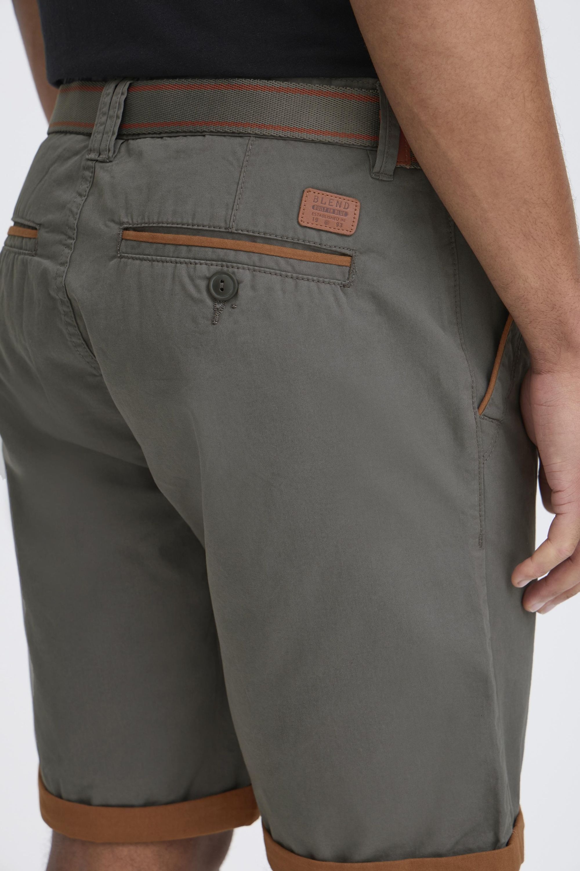 Blend Chinoshorts »BHNeji«  Chino Shorts mit umgeschlagenen Hosenbeinen in Kontrastfarbe