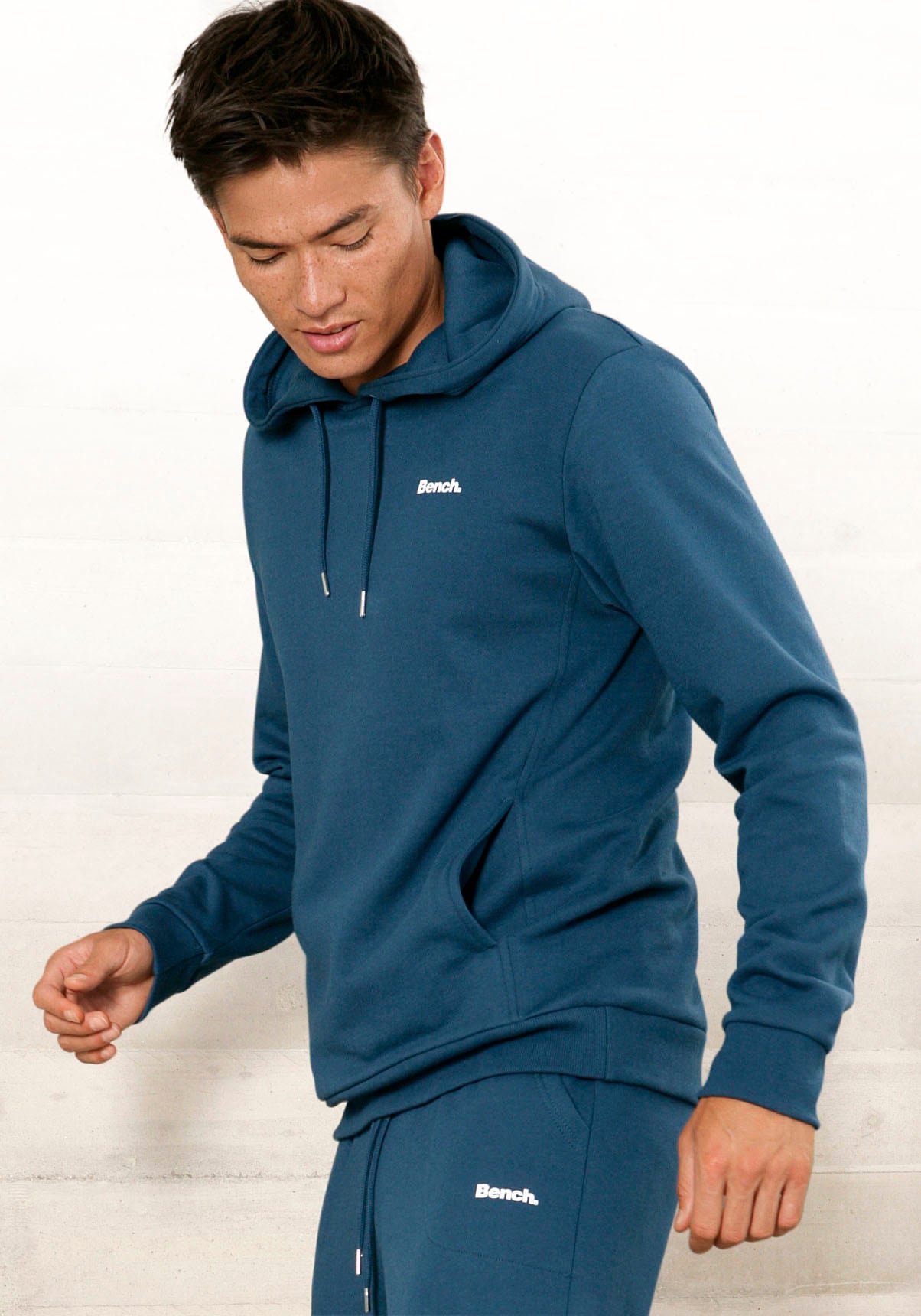 Bench. Loungewear Hoodie, Sweatshirt mit Kapuze und seitlichen Taschen, Baumwollmischung