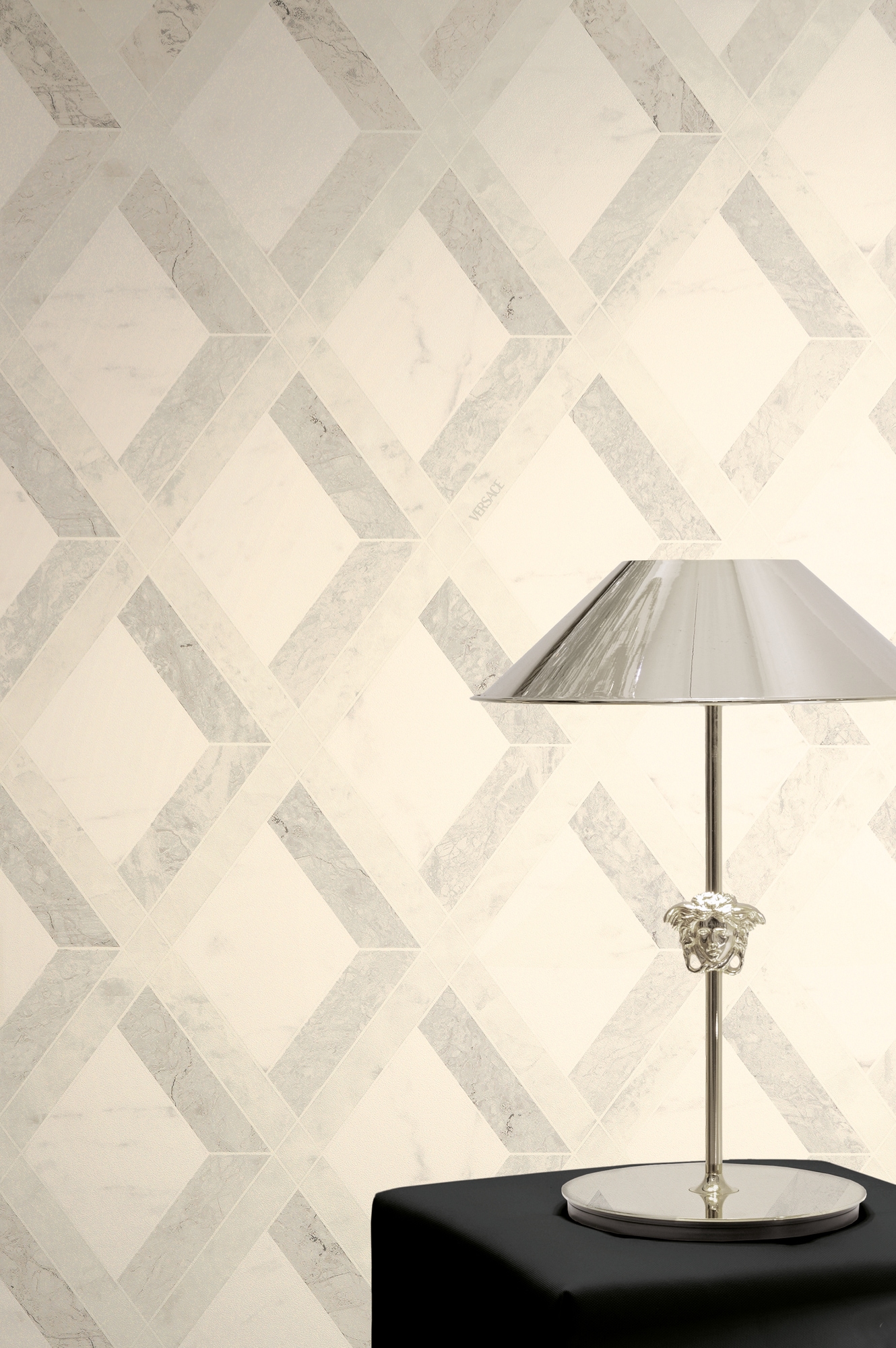 Versace Vliestapete »Versace 6 Tarsia –« 3D-Optik | Barock | Motiv geprägt Modernes Rautendesign in Marmoroptik mit strukturierter Oberfläche