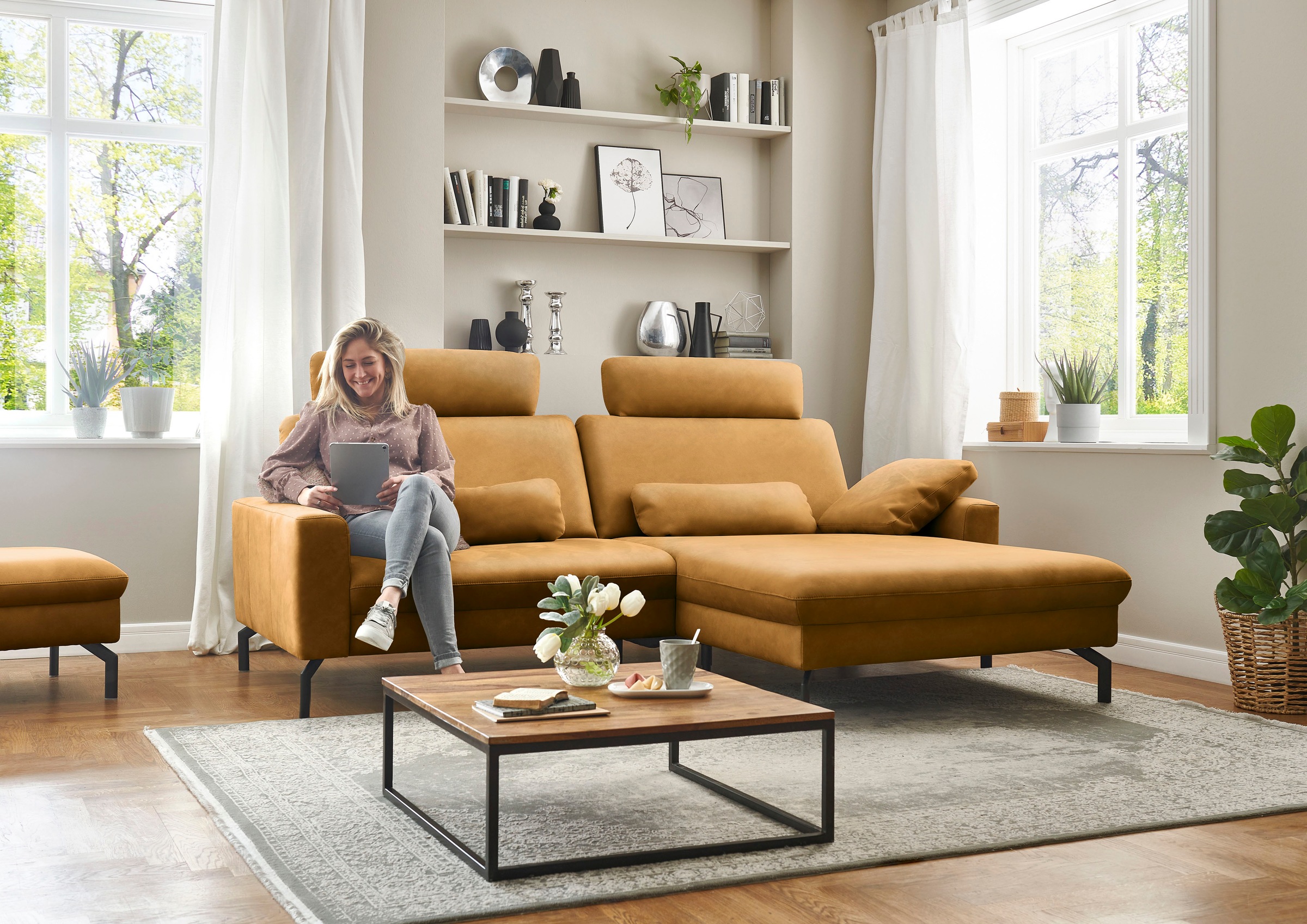 Die PlanBar Ecksofa »PN-EM20028 L-Form mit Kopfstützen«, wahlweise mit motorischem Canape