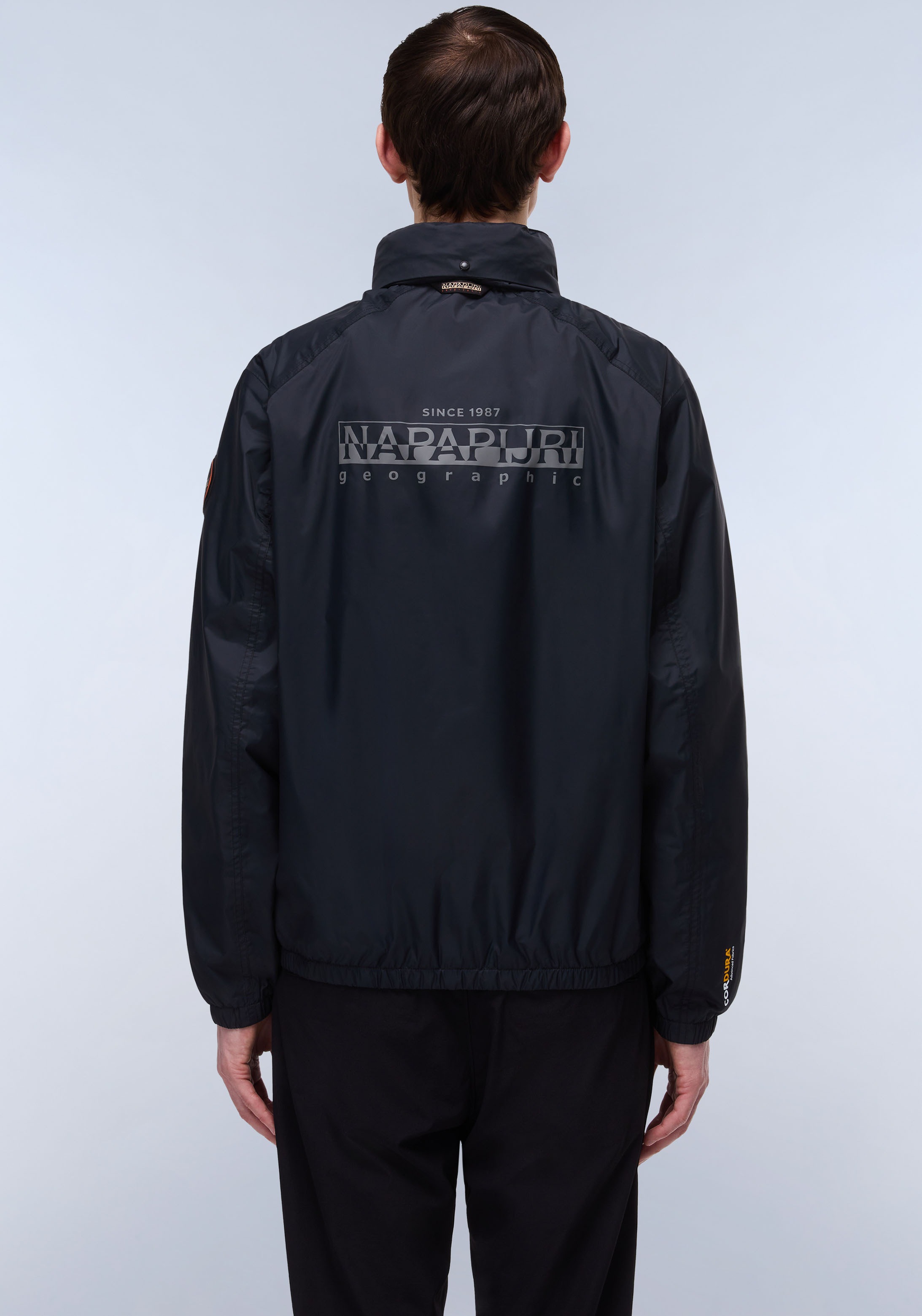Napapijri Windbreaker »A-CLOUDY 041 BLACK«, mit Kapuze, Mit Gummizug im Saum; mit Stehkragen