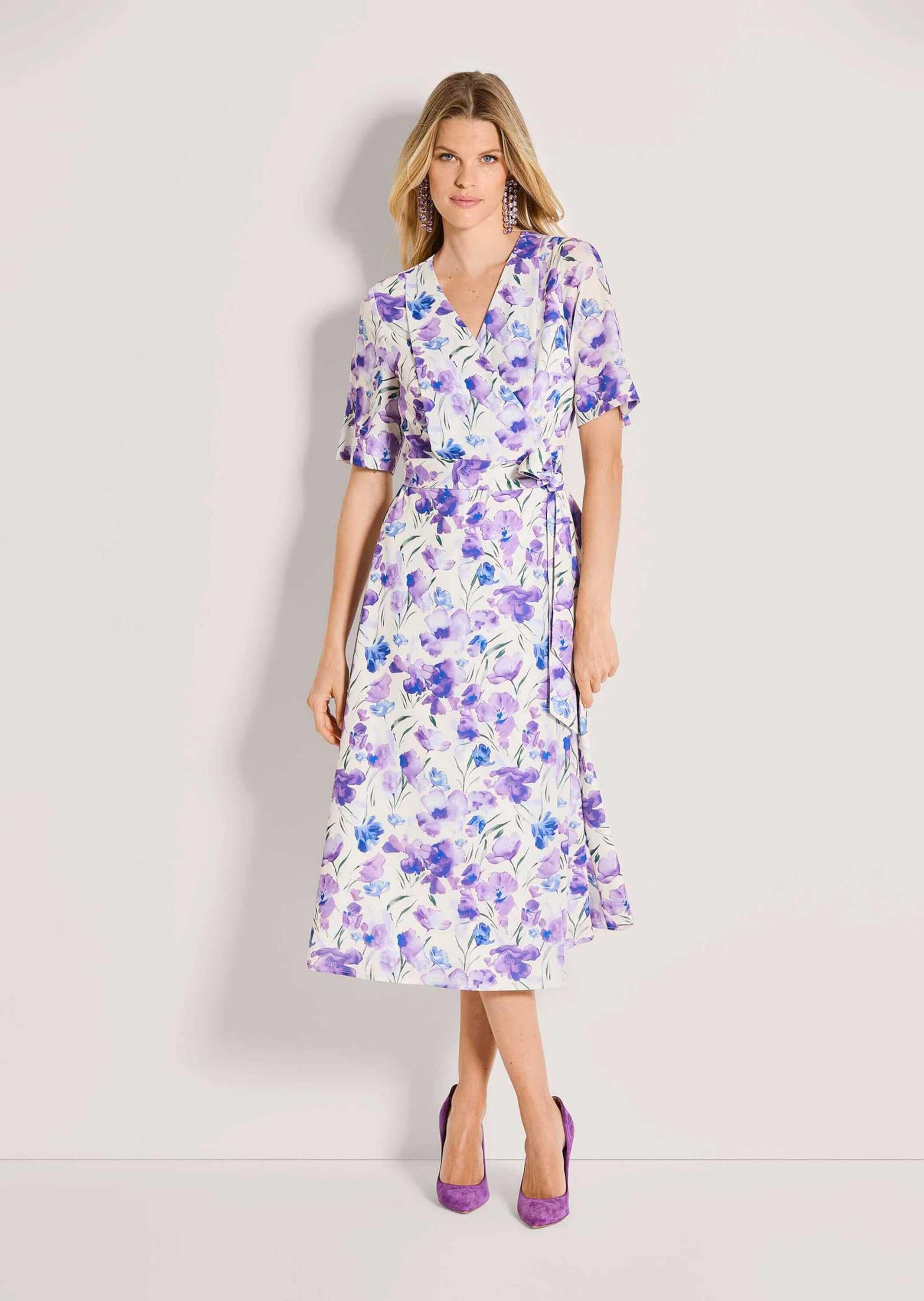 MADELEINE Midikleid »Wickelkleid Druckkleid mit floralem Print« Nahttasche Kleid in Wickelform und Bindeband, weiter Rockform und Rückenteil mit Passse