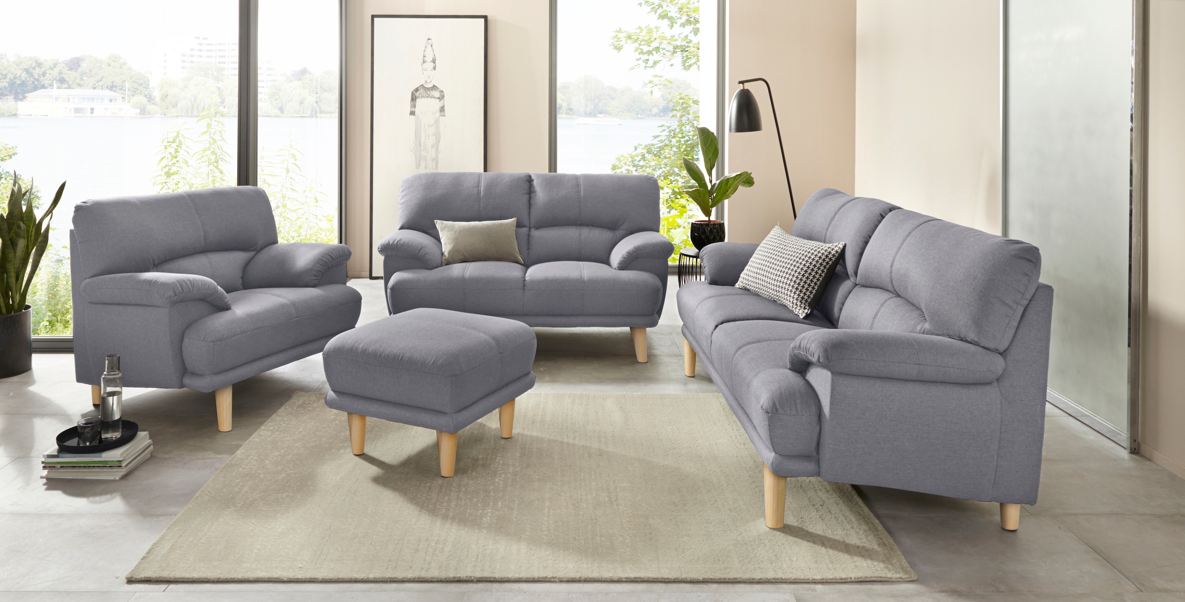 TRENDMANUFAKTUR 3-Sitzer »Cecilia, Sofa in italienischem Design«, mit tollem Sitzkomfort, extrabequeme Armlehnen, Holzfüße