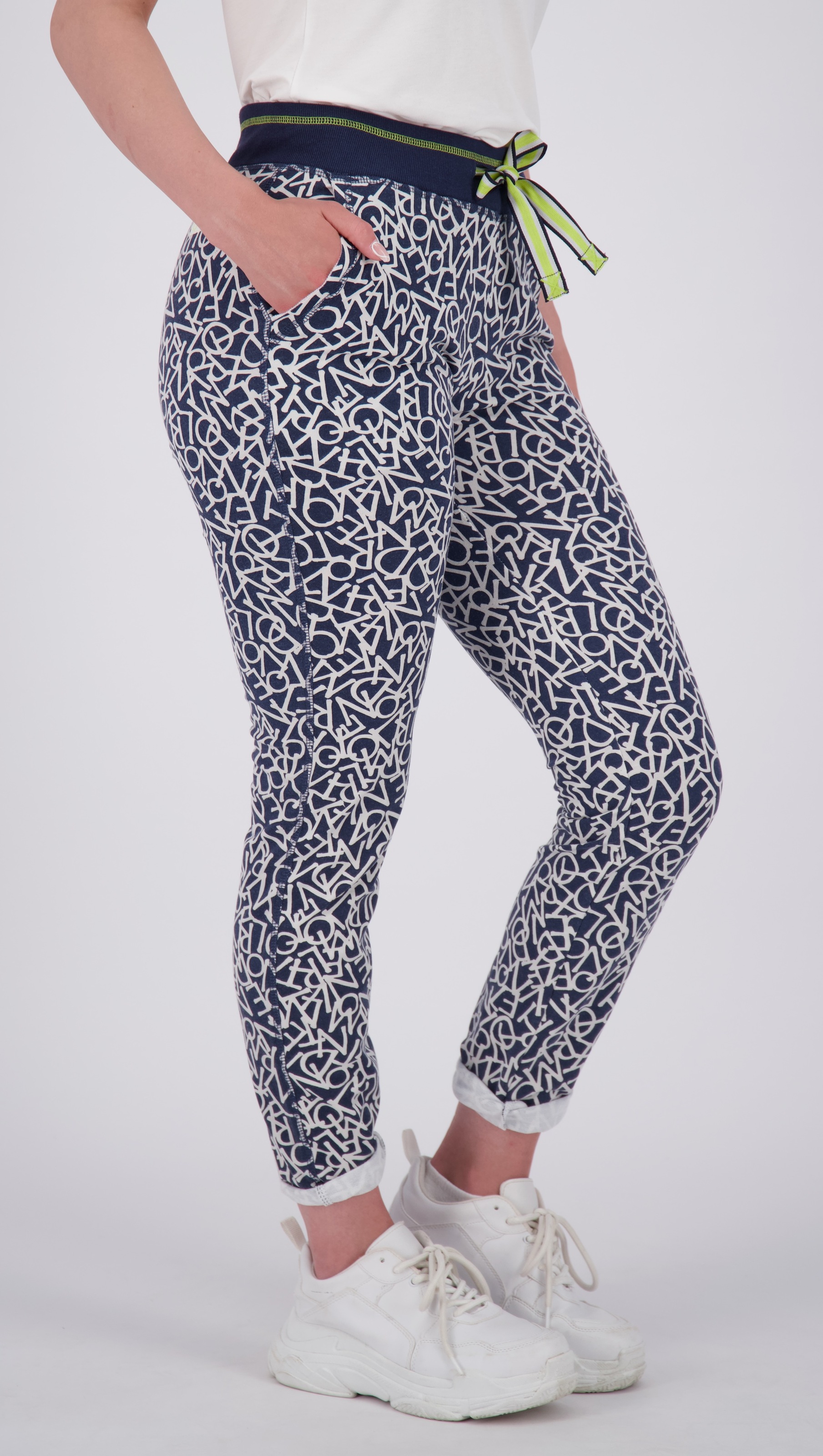 LPO Sweathose "ADA WOMEN", elastischer Bund, Kordelzug, Allover Print günstig online kaufen