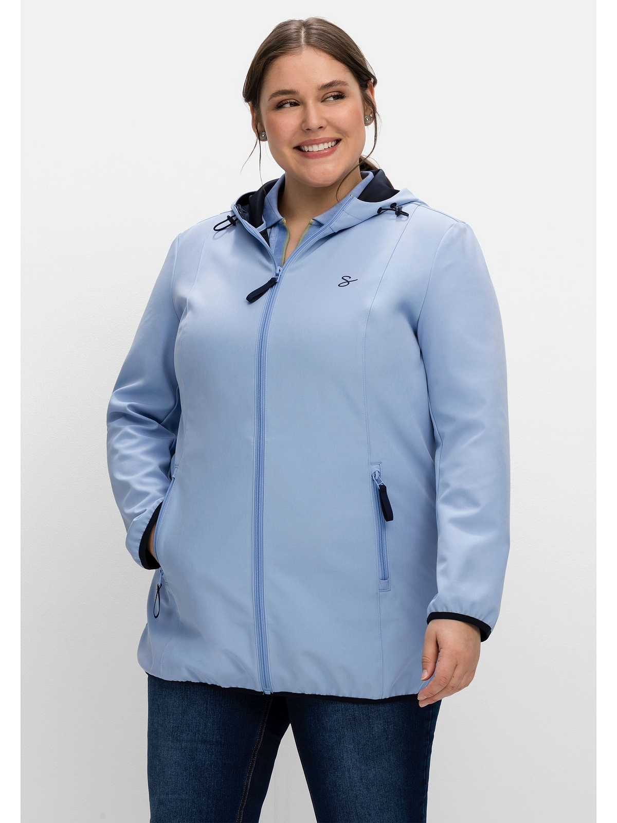 Softshelljacke mit Größen« »Große Kapuze Kapuze Kontrastdetails mit Sheego und