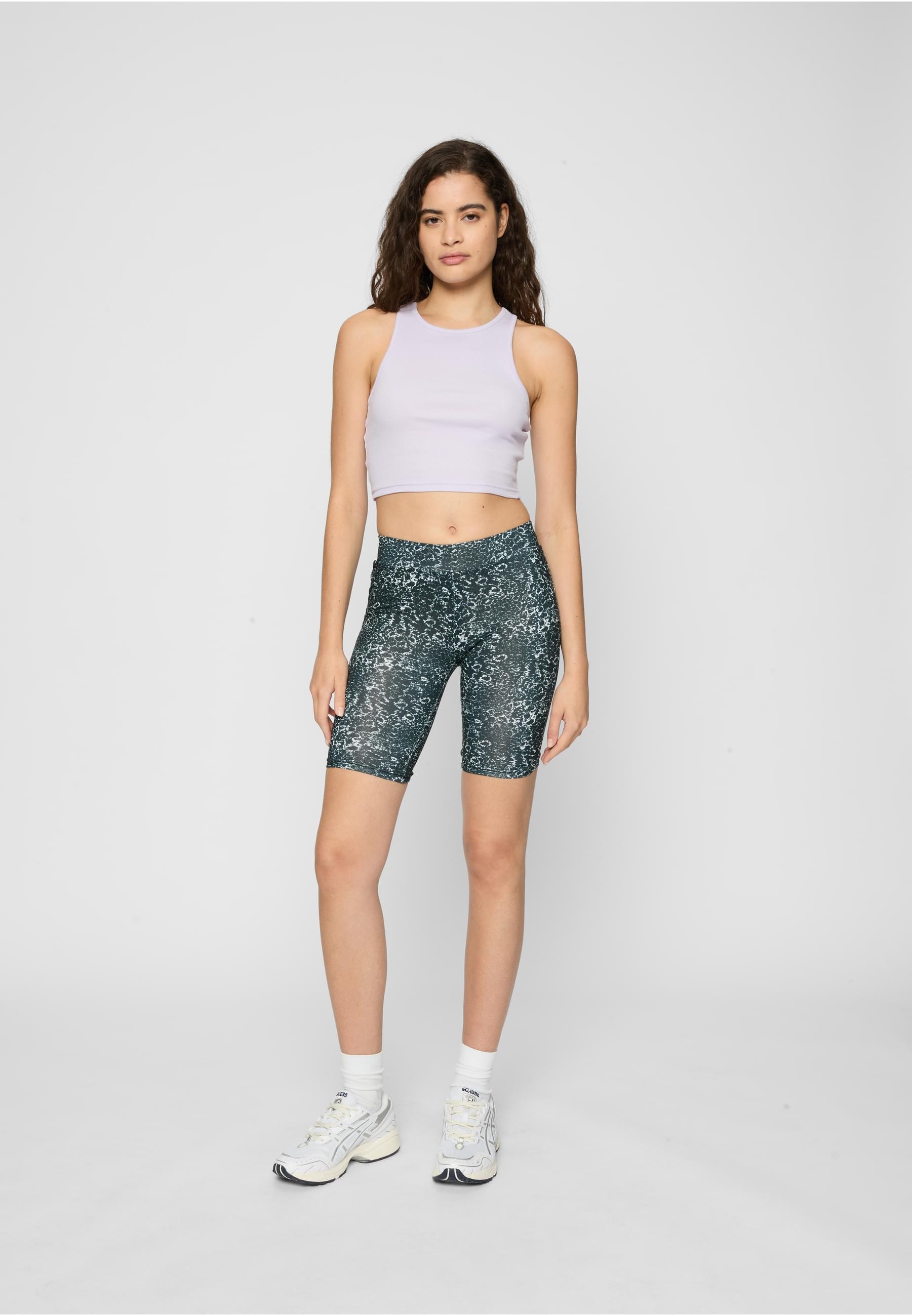 URBAN CLASSICS Stoffhose »Urban Classics Damen Ladies AOP Cycle Shorts«, (1 tlg.)