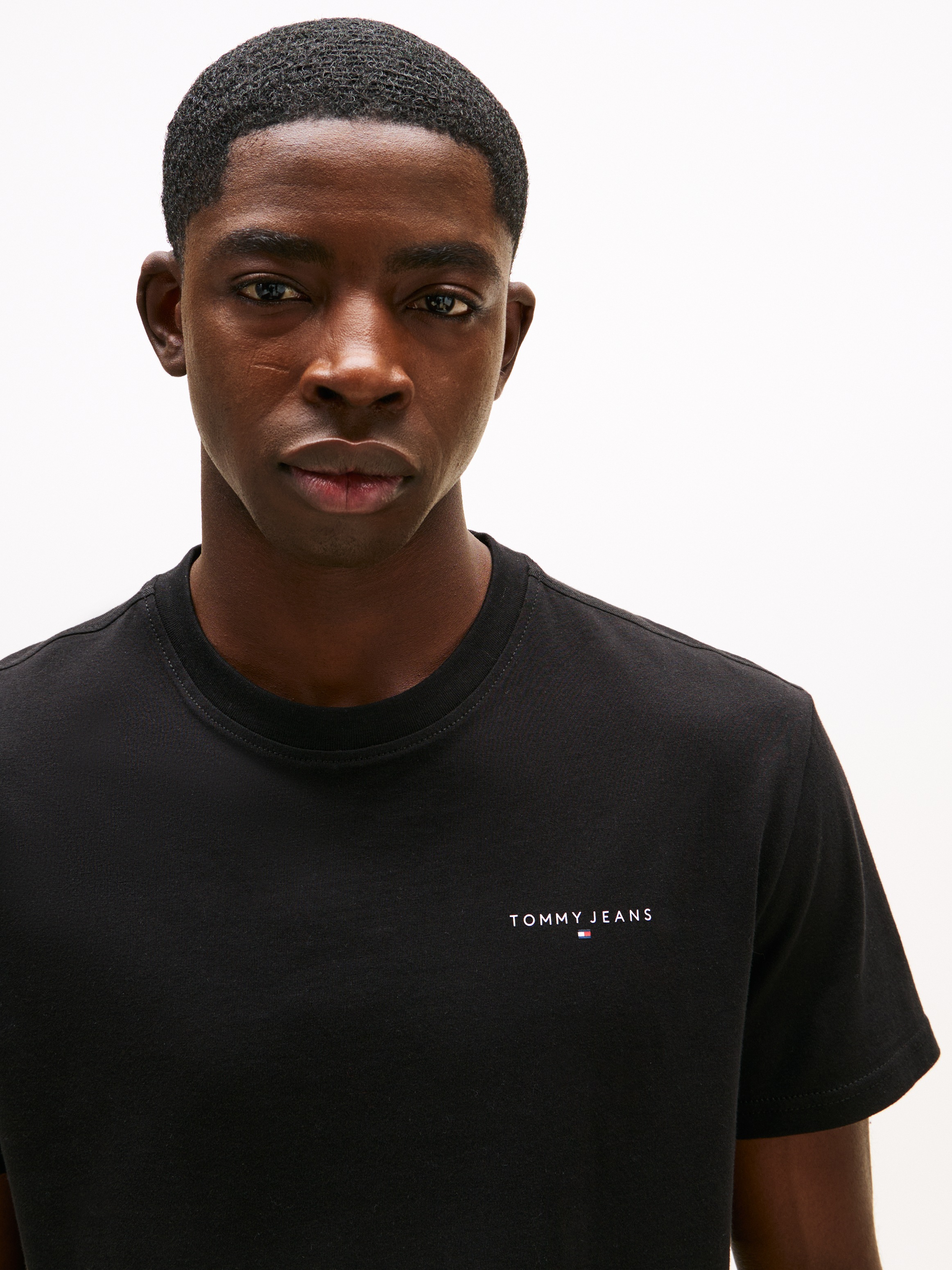 Tommy Jeans T-Shirt "TJM SLIM LINEAR CHEST TEE EXT", Mit Rundhalsausschnitt günstig online kaufen