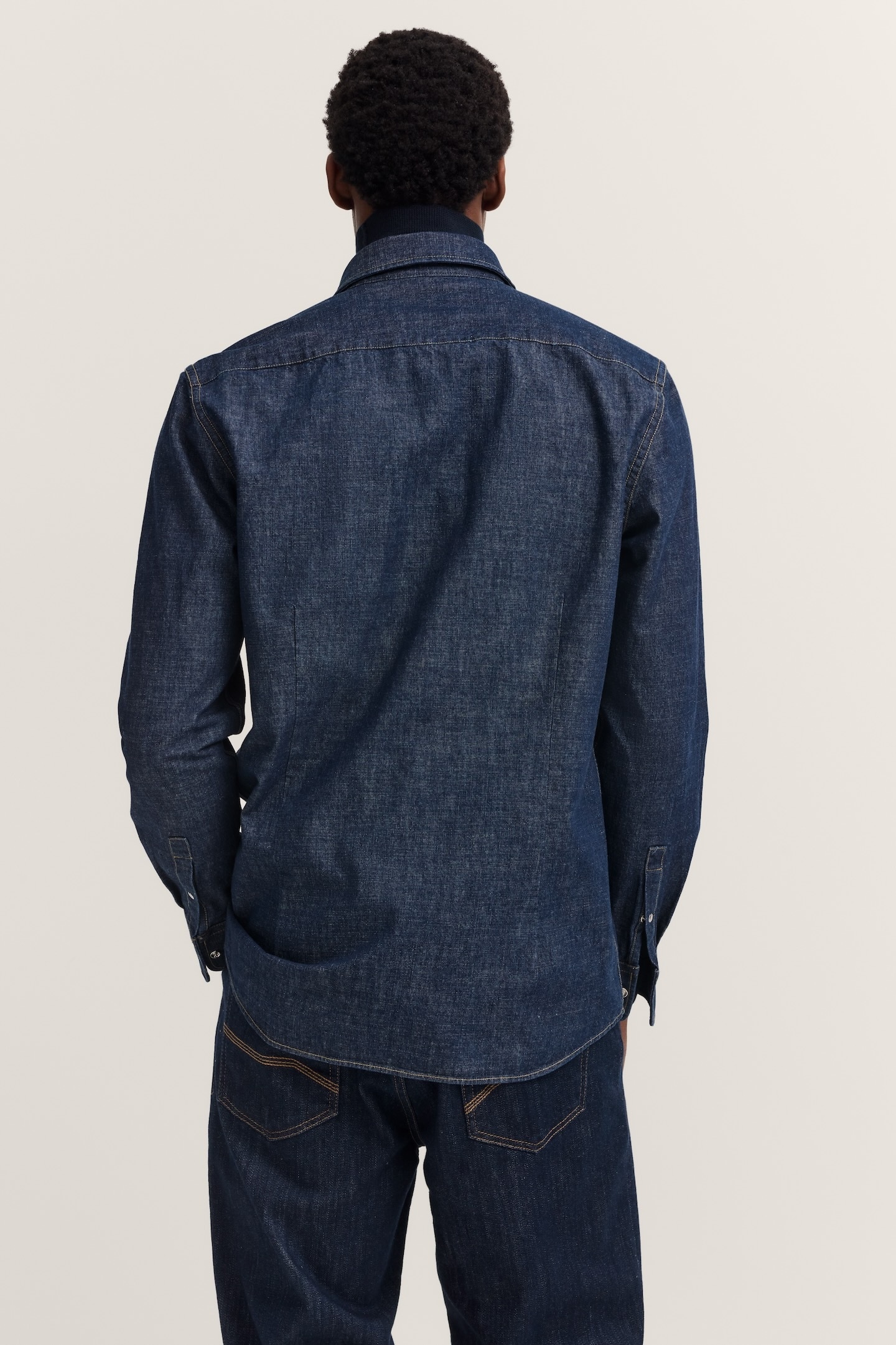 bugatti Jeanshemd »Druckknöpfe«, im Modern Fit mit Kent-Kragen und aus Baumwolle