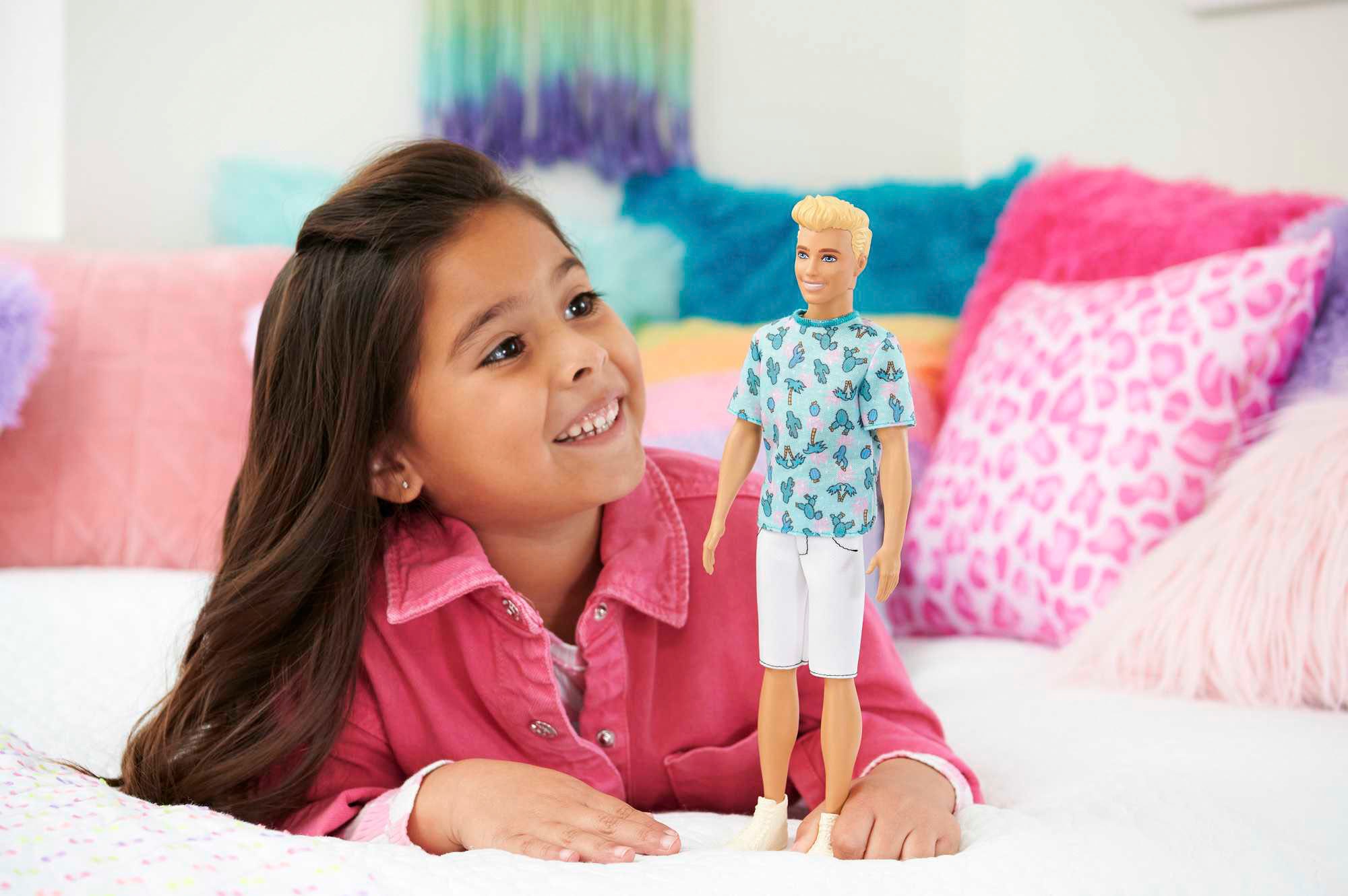 Barbie Anziehpuppe »Fashionistas Ken mit blondem Haar und Kaktus-T-Shirt«