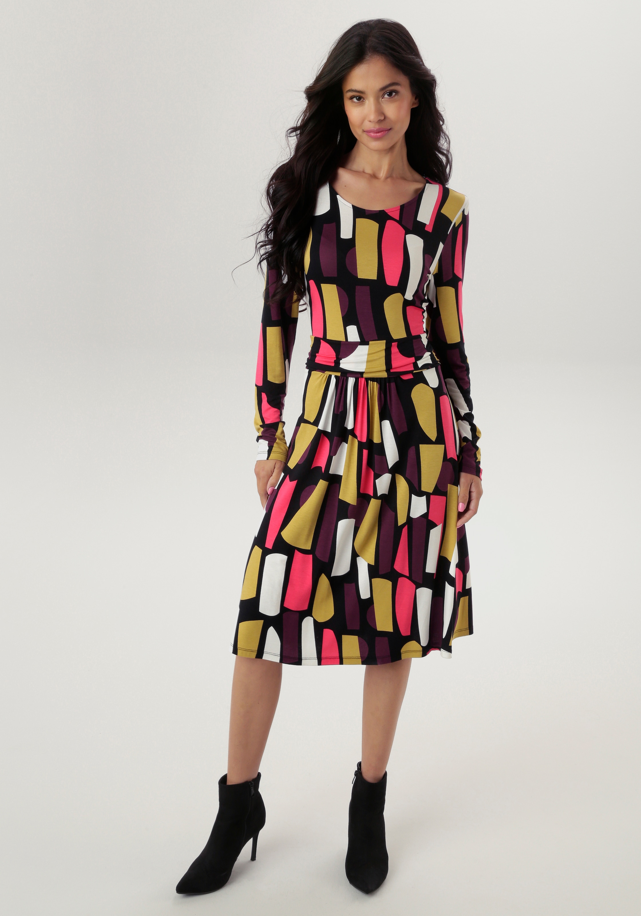 Aniston SELECTED Jerseykleid, mit modernen, grafischen Allover-Print - NEUE KOLLEKTION