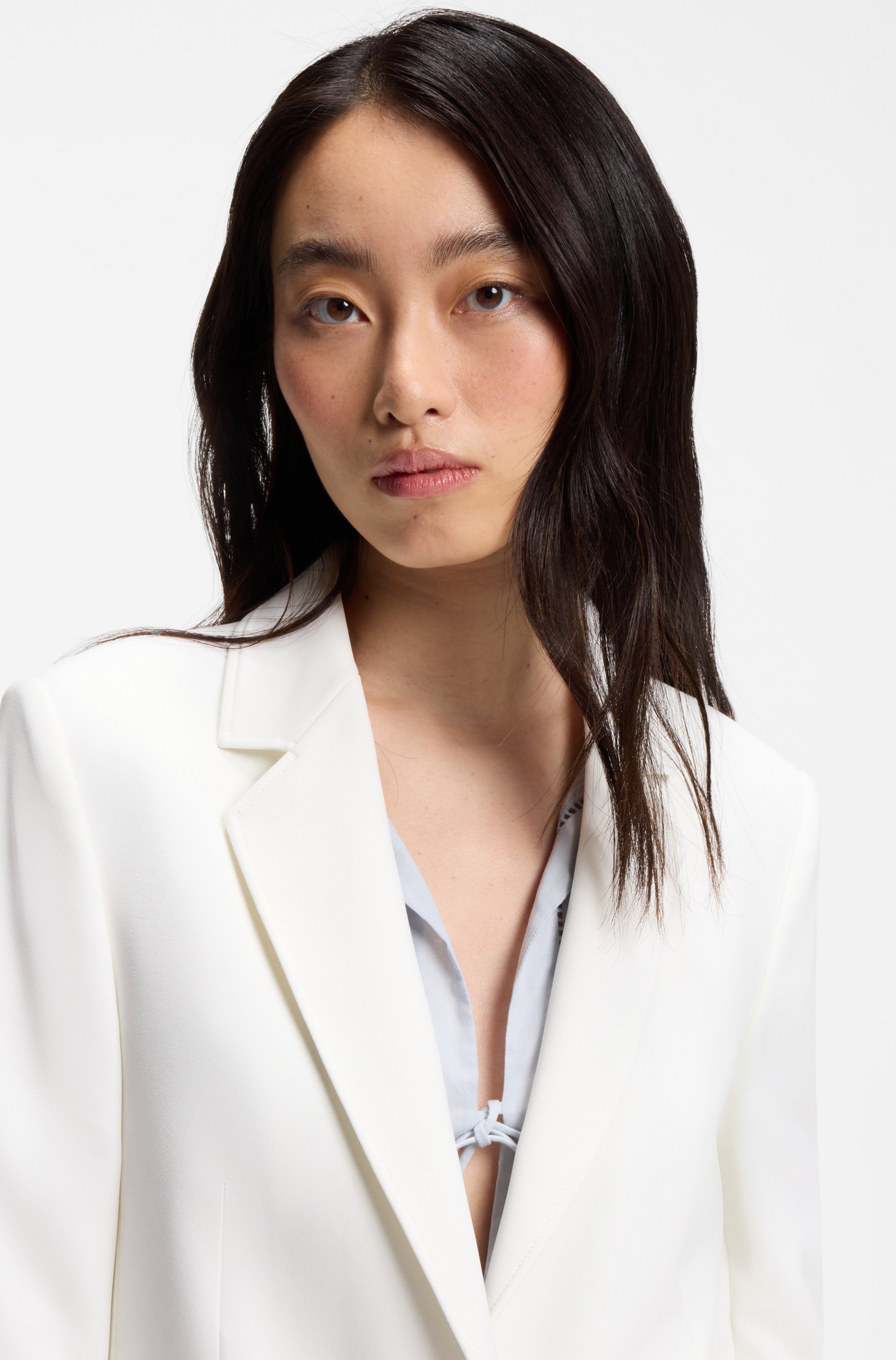 BOSS ORANGE Kurzblazer "Jabla Premium Damenmode" aus knitterarmem Krepp günstig online kaufen