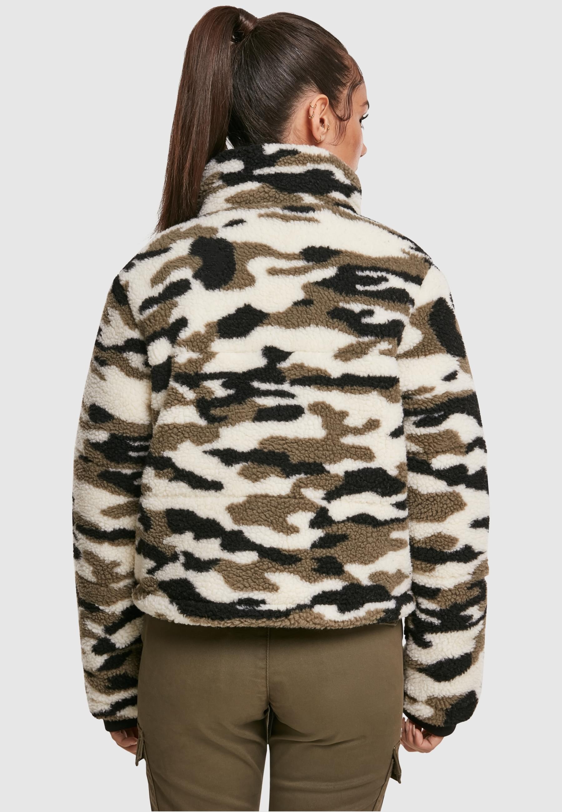 URBAN CLASSICS Winterjacke »Urban Classics Damen Ladies Camo Sherpa Jacket«, (1 St.), ohne Kapuze