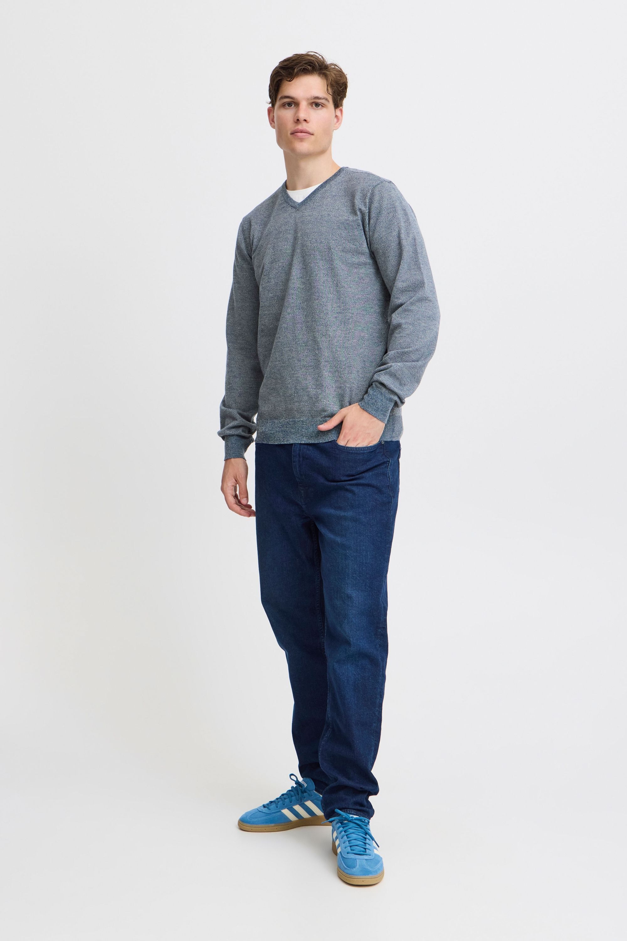 Thumbnail - Blend Strickpullover "BHBRUTON V-neck" Stilvoller Strickpullover mit V-Ausschnitt