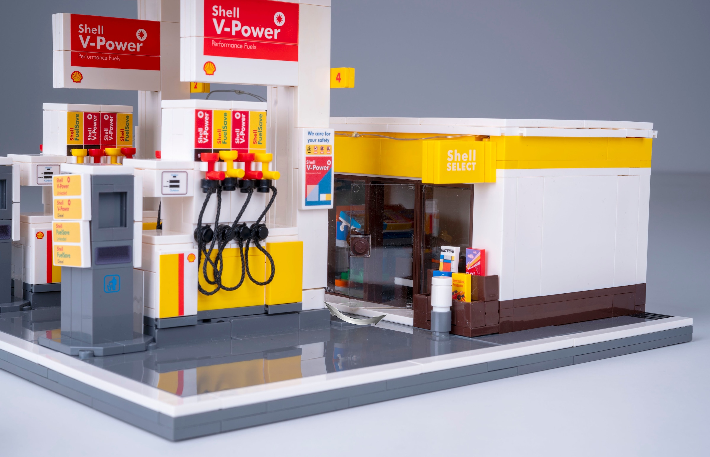 Jamara Konstruktions-Spielset »CaDA, Shell Tankstelle mit Shop und Waschanlage Bricks«, (1309 St.), mit LED Licht