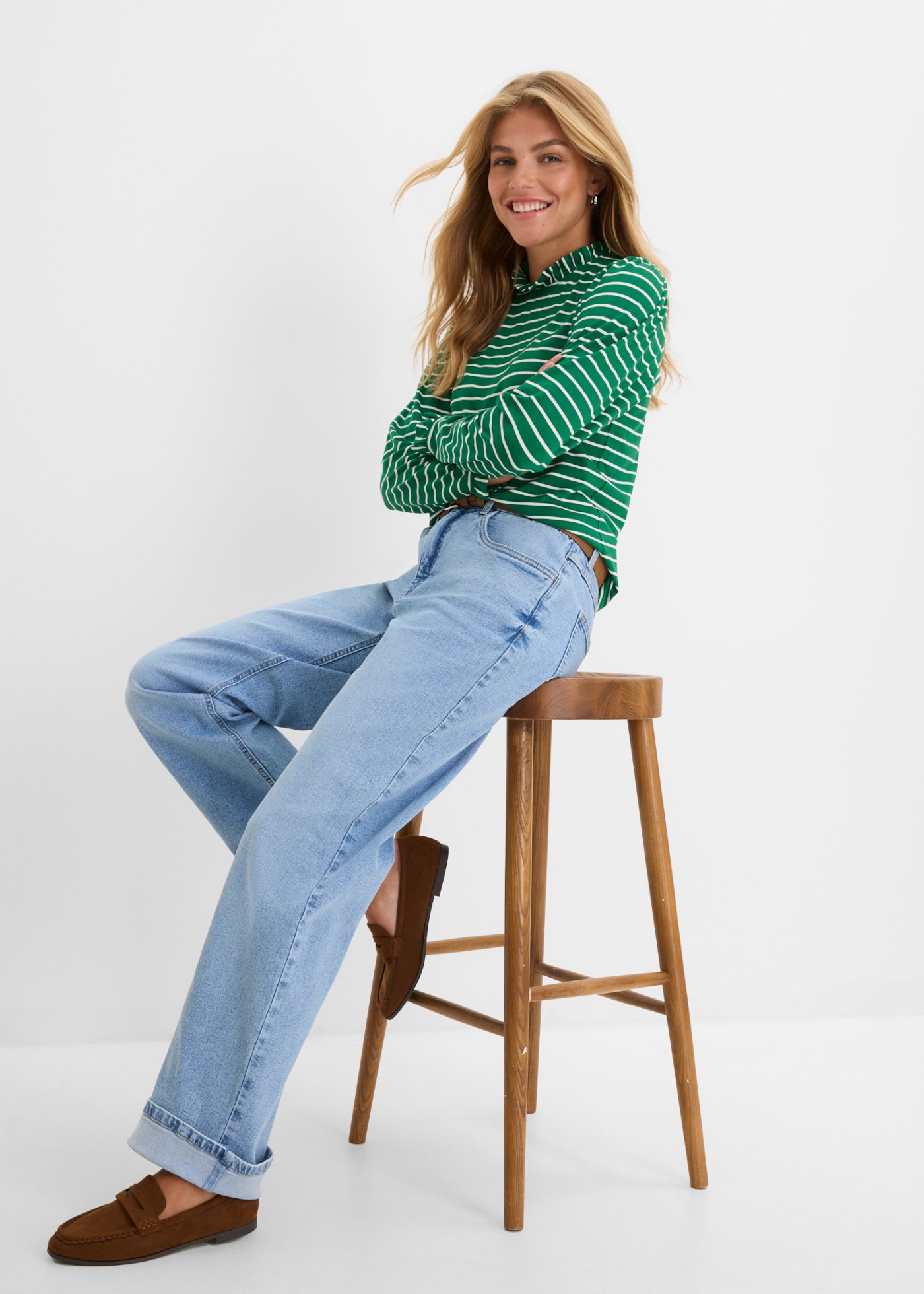 bonprix Straight-Jeans mit High-Waist-Bund, Regular Fit, Straight-Leg-Schnitt, im Casual-Stil