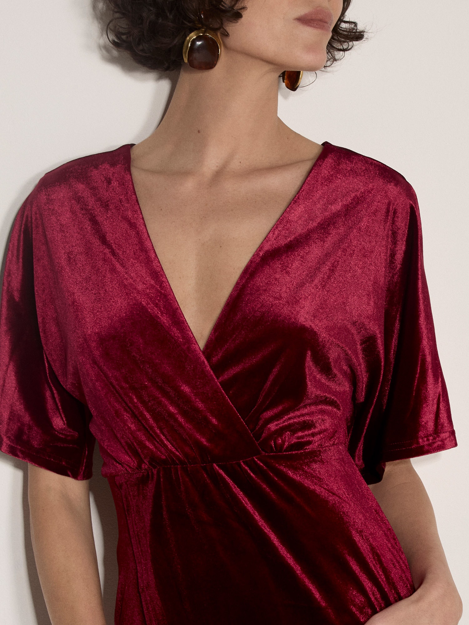 Apricot Partykleid »Samt-Minikleid« Ohne Taschen in Wickeloptik