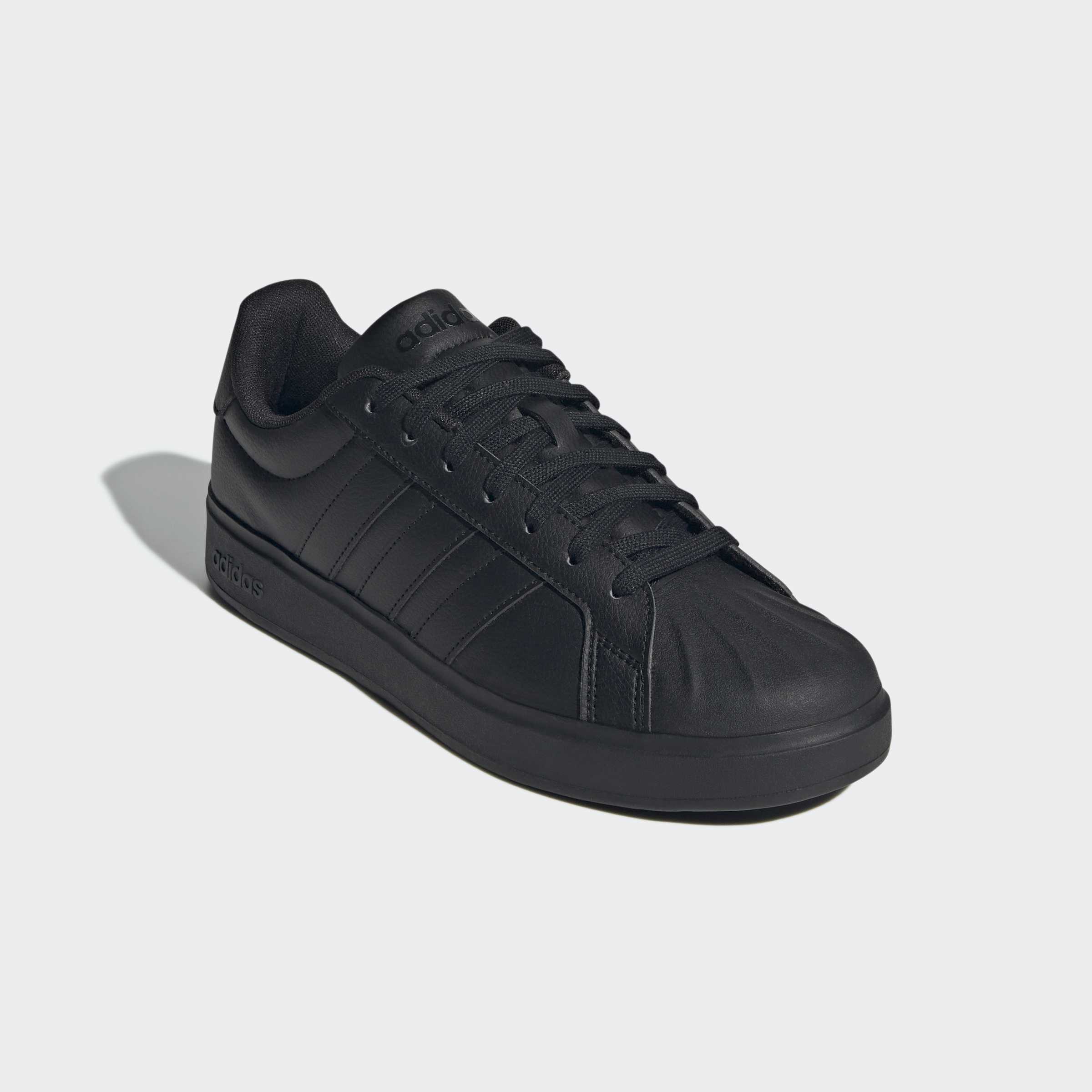 adidas Sportswear "STREETTALK" inspiriert vom Design des adidas Superstar