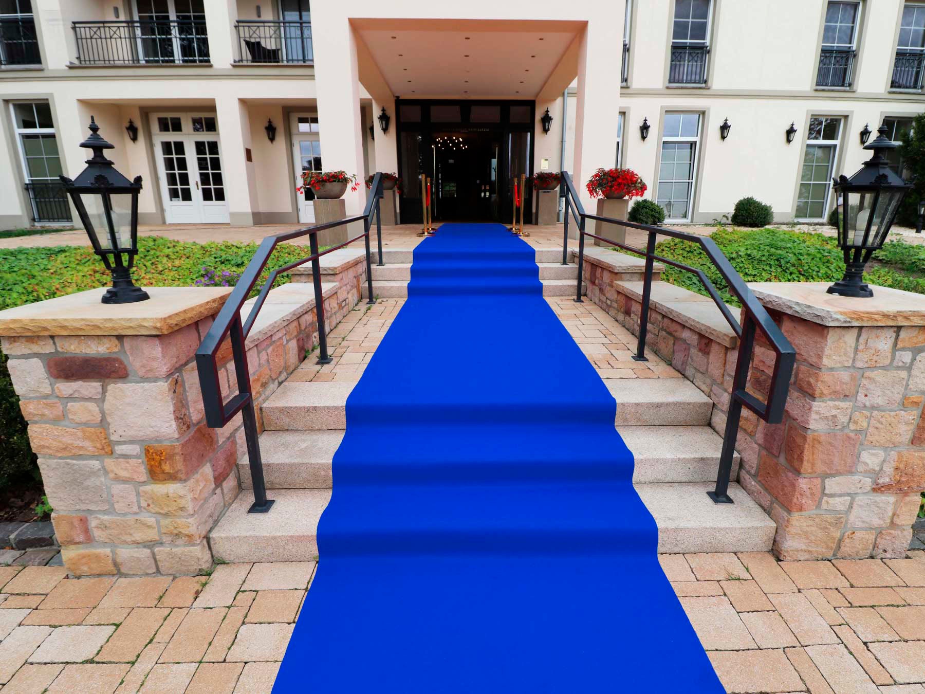 Läufer "PODIUM, Made in Belgium", blau, B:200cm H:2,6mm L:1.000cm, Polypropylen (PP), PRIMAFLOR-IDEEN IN TEXTIL, Teppiche, Läufer, Breite 200 cm, Nadelfilz, Uni-Farben, ideal für Veranstaltungen 3