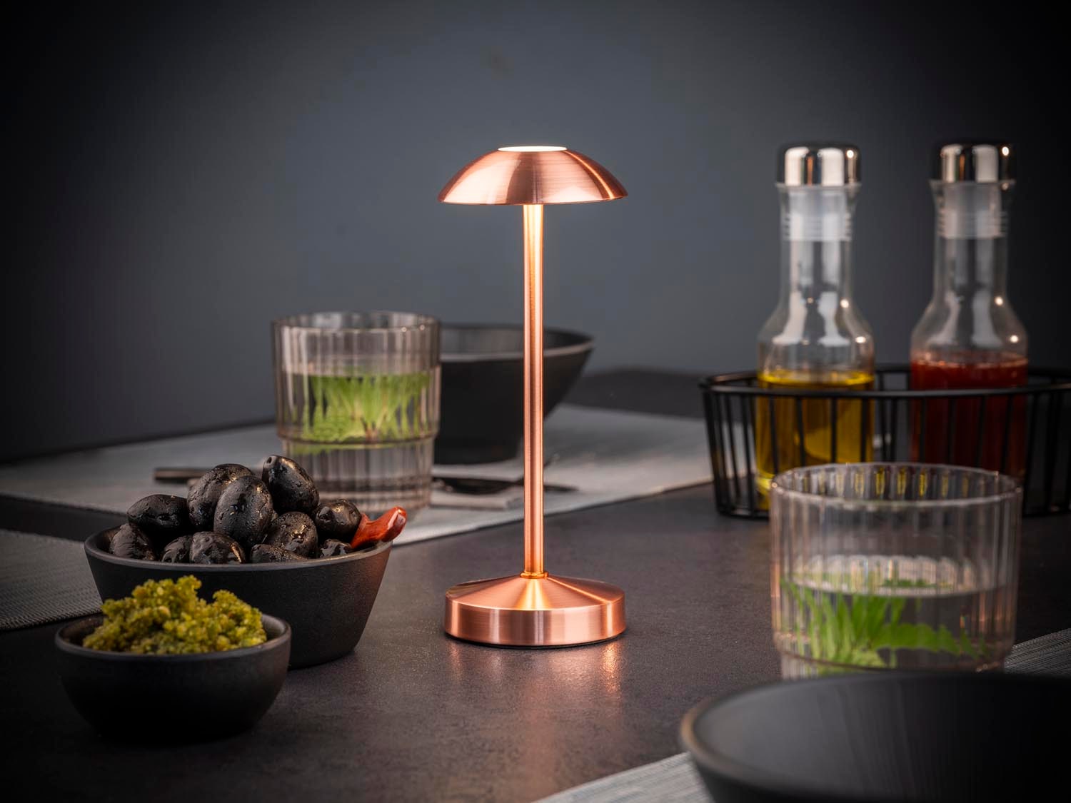 APS LED Tischleuchte »"ALVA" Kabellose USB-C Tischleuchte«, 1 flammig, Leuchtmittel LED-Modul | LED fest integriert, Spritzwasssergeschützt IP 54, inkl. Dockinstation und Fernbedienung