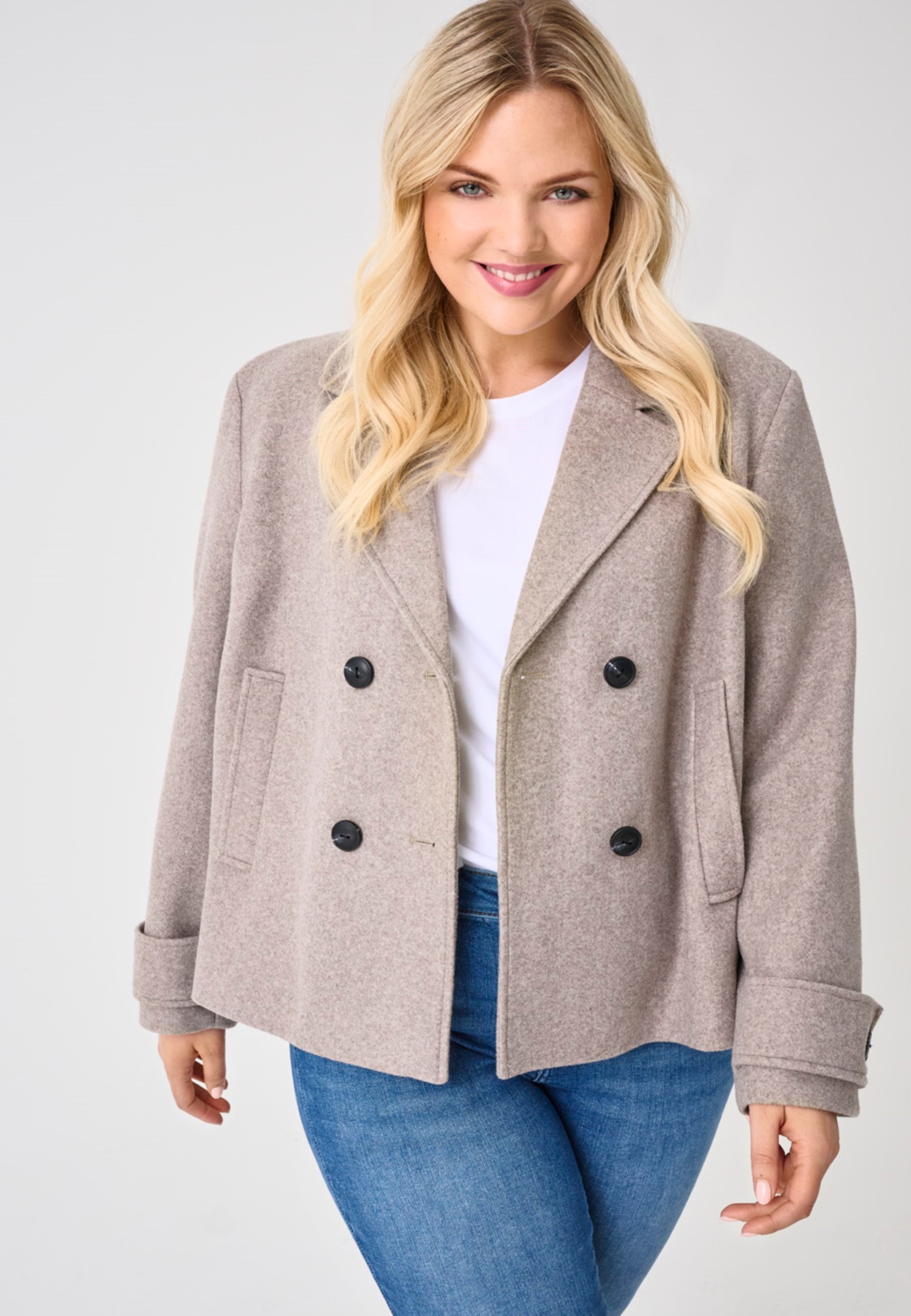 Thumbnail - ONLY CARMAKOMA Kurzjacke "CARFREJA LIFE SHORT DB JACKET OTW NOOS"