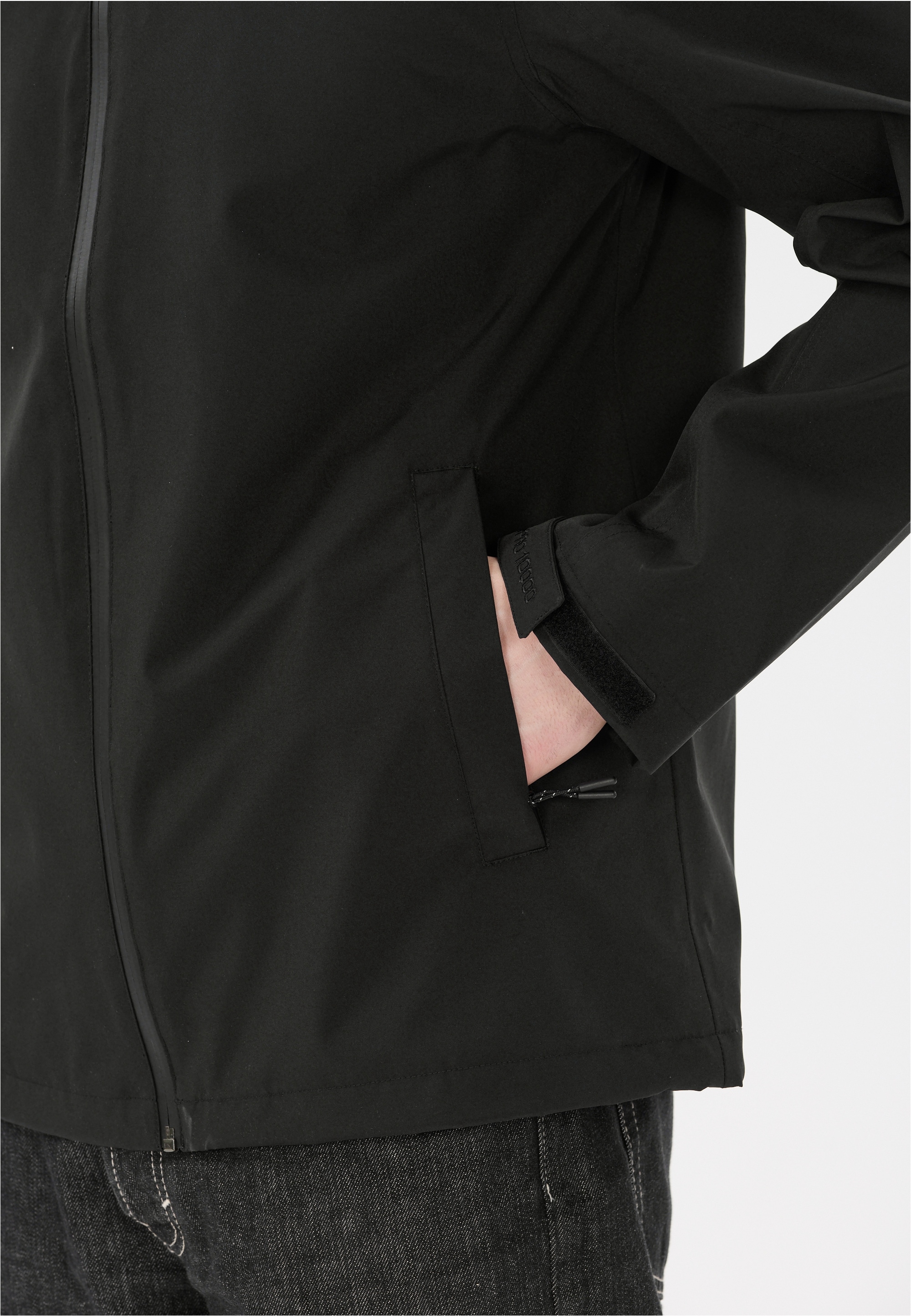 WHISTLER Outdoorjacke »Hakon«, aus atmungsaktivem Material